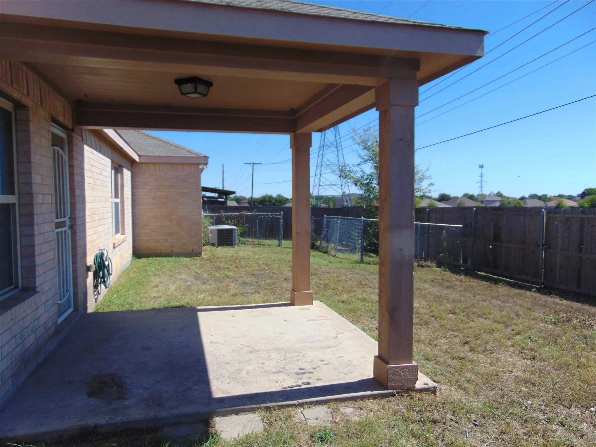 Single Family Residence For Sale in Dallas County , 1430 Waldrop Drive, Lancaster, Texas 75146, 4 Bedroom, 2 Bathroom, 2 Garage spaces, 2,226 Sqft, built in 2011, mls#21402937, Real Estate Agent in Lancaster, Homes For Sale in Dallas county, Homes For Sale in Lancaster, Realtor in Lancaster Texas, Real Estate Brokerage Independent Realty Texas, Luminita Cordes Realtor