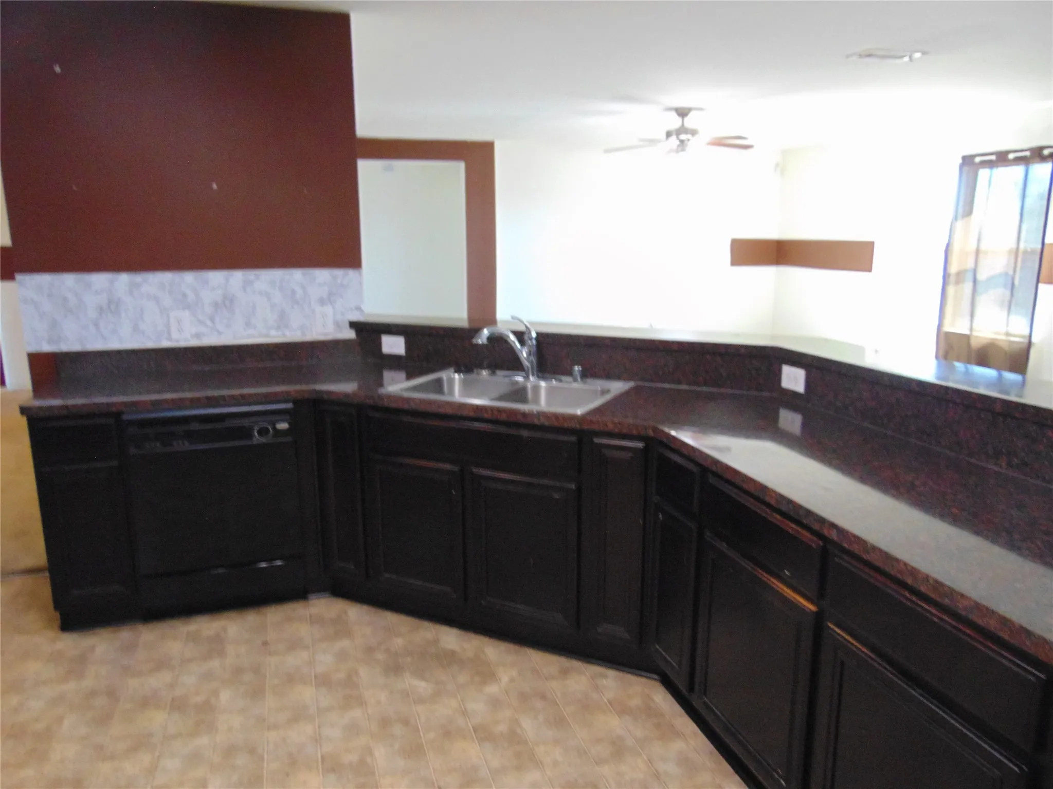 Single Family Residence For Sale in Dallas County , 1430 Waldrop Drive, Lancaster, Texas 75146, 4 Bedroom, 2 Bathroom, 2 Garage spaces, 2,226 Sqft, built in 2011, mls#21402937, Real Estate Agent in Lancaster, Homes For Sale in Dallas county, Homes For Sale in Lancaster, Realtor in Lancaster Texas, Real Estate Brokerage Independent Realty Texas, Luminita Cordes Realtor