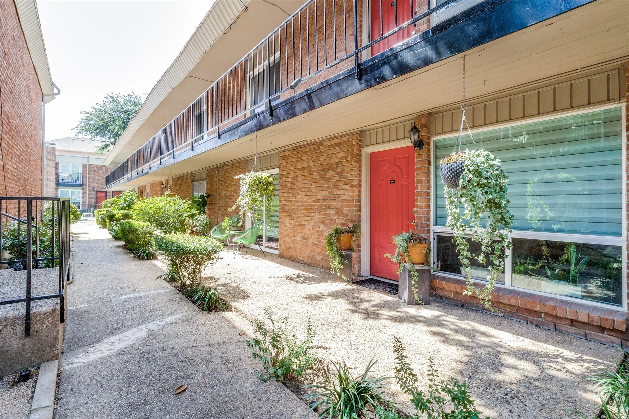 Condominium For Sale in Dallas County , 4340 Cedar Springs Road 109, Dallas, Texas 75219, 2 Bedroom, 2 Bathroom, Garage spaces, 854 Sqft, built in 1965, mls#21404007, Real Estate Agent in Dallas, Homes For Sale in Dallas county, Homes For Sale in Dallas, Realtor in Dallas Texas, Real Estate Brokerage Independent Realty Texas, Luminita Cordes Realtor