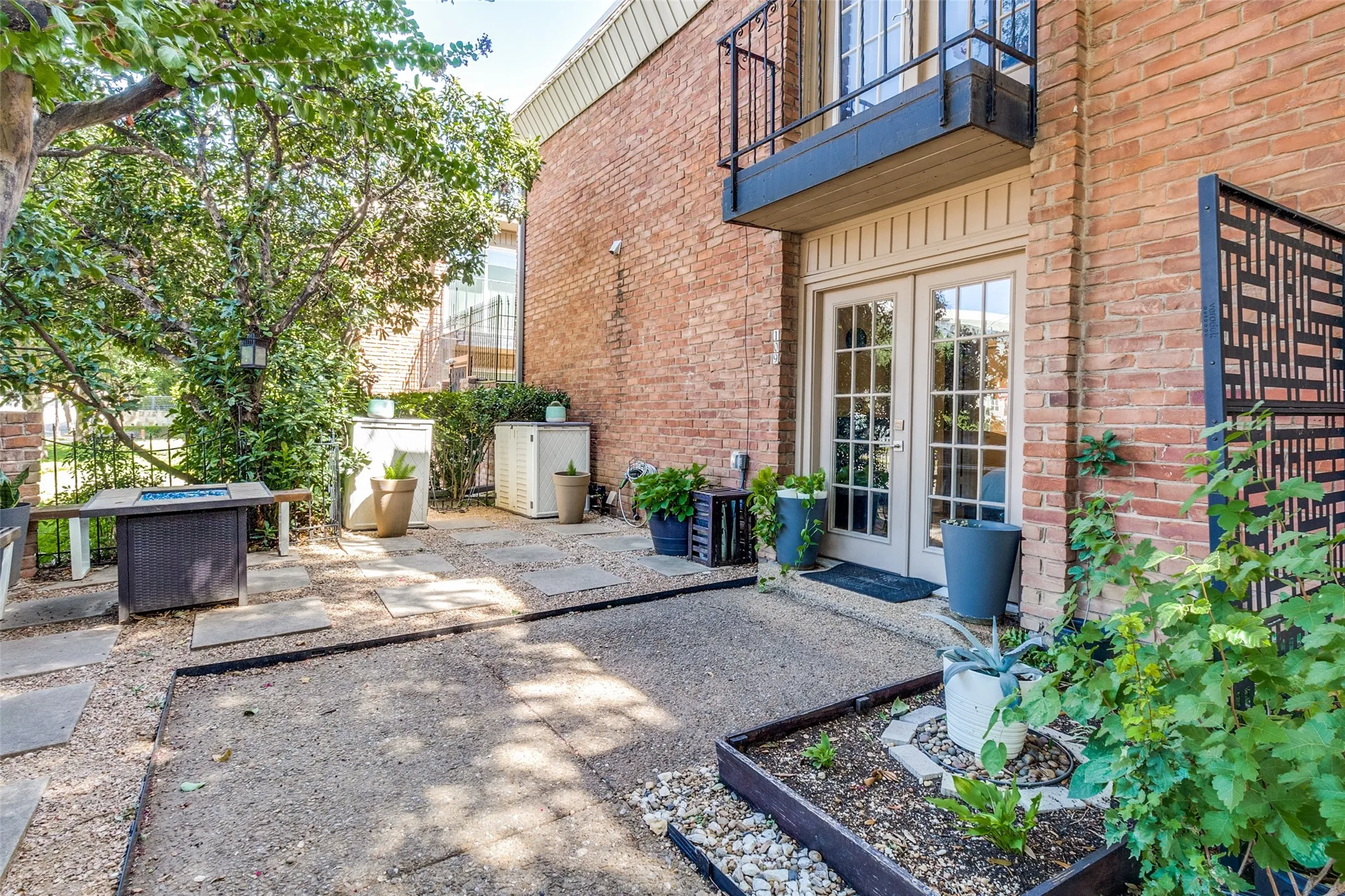 Outdoor rear area patio area