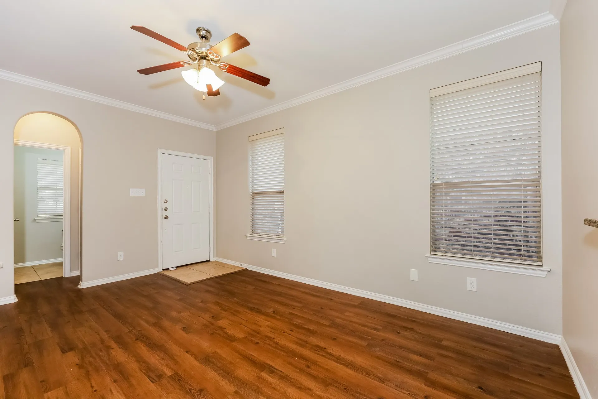 Single Family Residence For Rent in Tarrant County , 3040 Thicket Bend Court, Fort Worth, Texas 76244, 3 Bedroom, 2 Bathroom, 2 Garage spaces, 1,741 Sqft, built in 2008, mls#21404032, Real Estate Agent in Fort Worth, Homes For Rent in Tarrant county, Homes For Rent in Fort Worth, Realtor in Fort Worth Texas, Real Estate Brokerage Independent Realty Texas, Luminita Cordes Realtor
