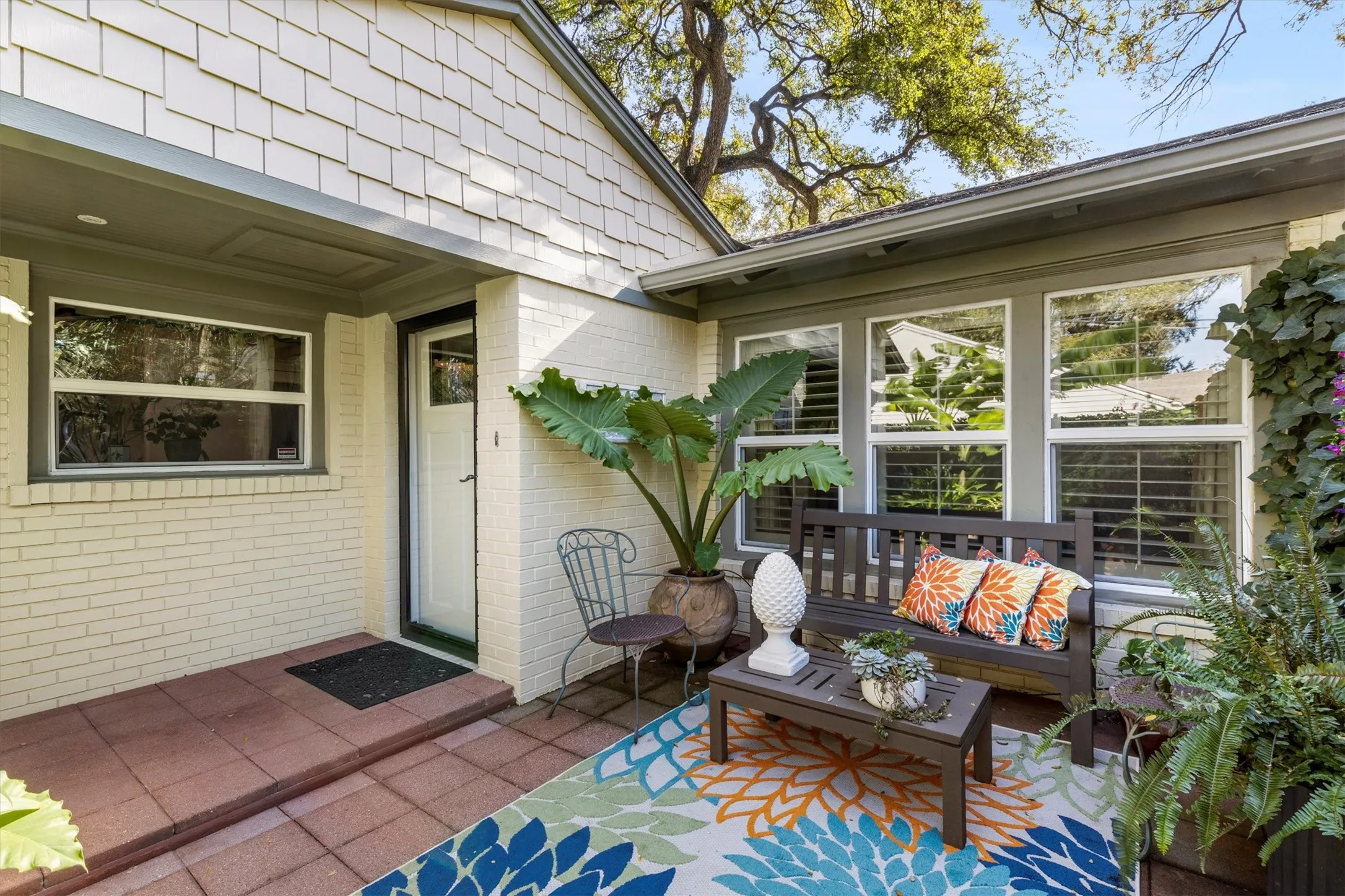Single Family Residence For Sale in Dallas County , 1432 Sylvan Avenue, Dallas, Texas 75208, 3 Bedroom, 4 Bathroom, Garage spaces, 3,130 Sqft, built in 1949, mls#21403843, Real Estate Agent in Dallas, Homes For Sale in Dallas county, Homes For Sale in Dallas, Realtor in Dallas Texas, Real Estate Brokerage Independent Realty Texas, Luminita Cordes Realtor