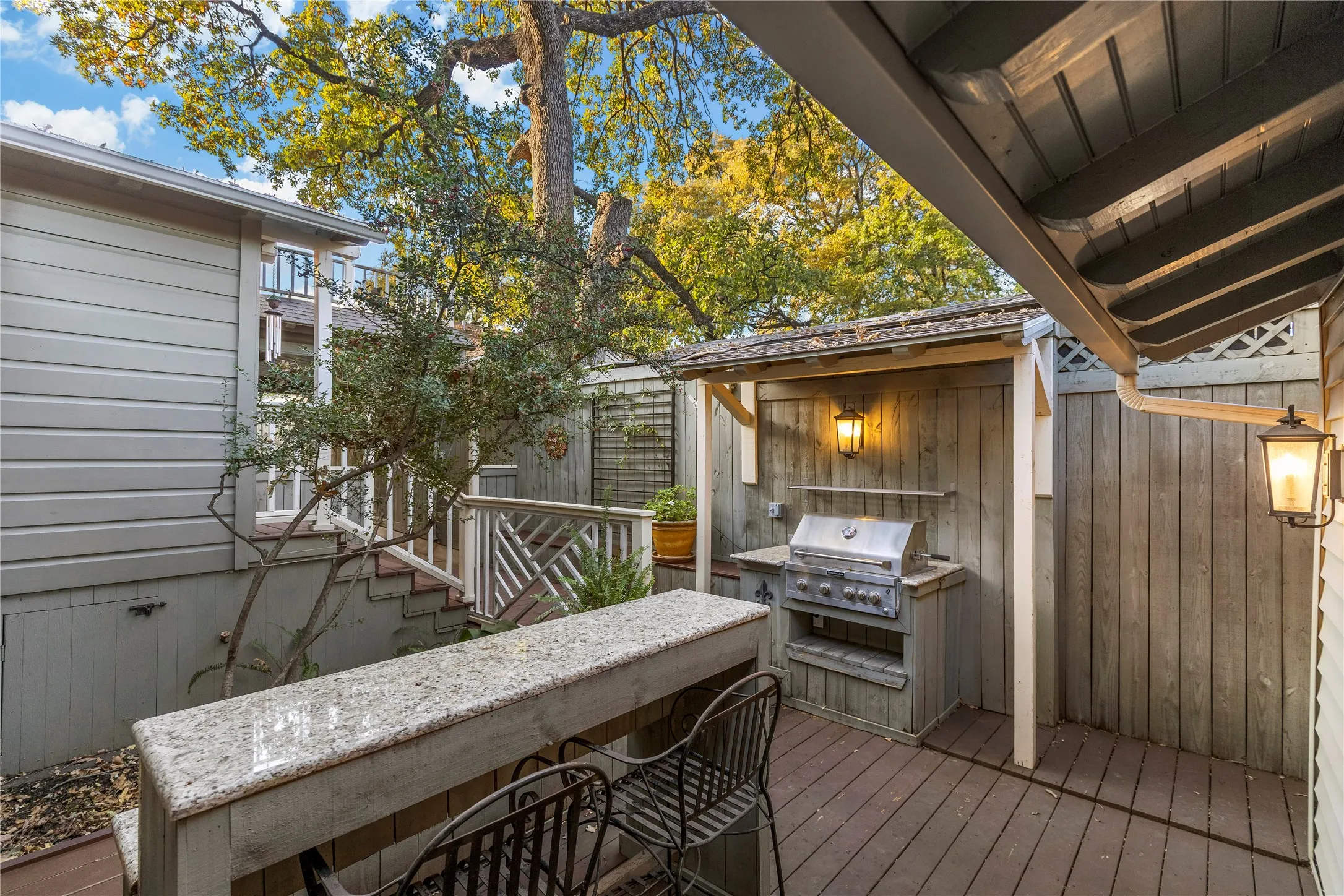 Single Family Residence For Sale in Dallas County , 1432 Sylvan Avenue, Dallas, Texas 75208, 3 Bedroom, 4 Bathroom, Garage spaces, 3,130 Sqft, built in 1949, mls#21403843, Real Estate Agent in Dallas, Homes For Sale in Dallas county, Homes For Sale in Dallas, Realtor in Dallas Texas, Real Estate Brokerage Independent Realty Texas, Luminita Cordes Realtor