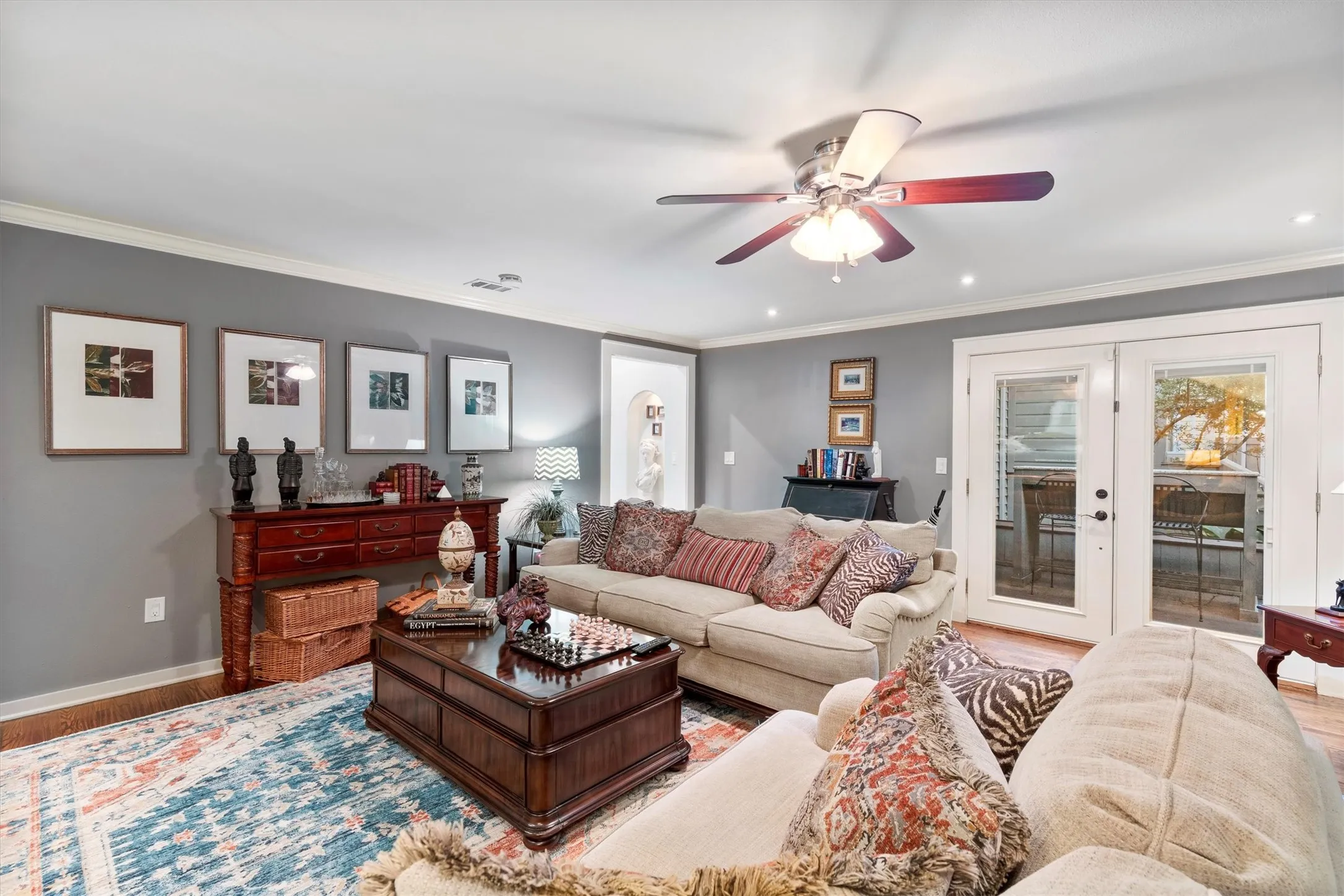 Single Family Residence For Sale in Dallas County , 1432 Sylvan Avenue, Dallas, Texas 75208, 3 Bedroom, 4 Bathroom, Garage spaces, 3,130 Sqft, built in 1949, mls#21403843, Real Estate Agent in Dallas, Homes For Sale in Dallas county, Homes For Sale in Dallas, Realtor in Dallas Texas, Real Estate Brokerage Independent Realty Texas, Luminita Cordes Realtor