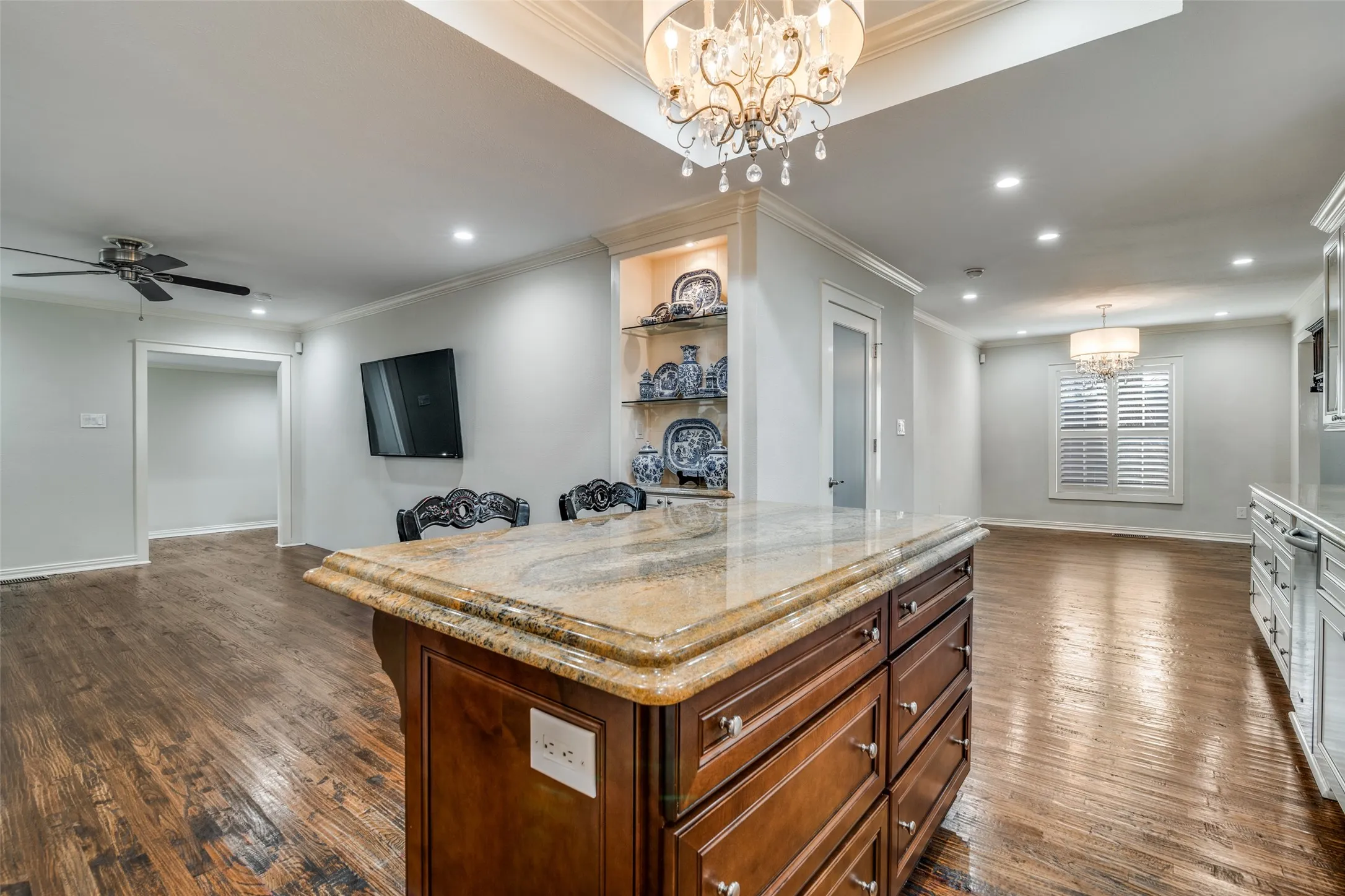 Single Family Residence For Sale in Dallas County , 1432 Sylvan Avenue, Dallas, Texas 75208, 3 Bedroom, 4 Bathroom, Garage spaces, 3,130 Sqft, built in 1949, mls#21403843, Real Estate Agent in Dallas, Homes For Sale in Dallas county, Homes For Sale in Dallas, Realtor in Dallas Texas, Real Estate Brokerage Independent Realty Texas, Luminita Cordes Realtor