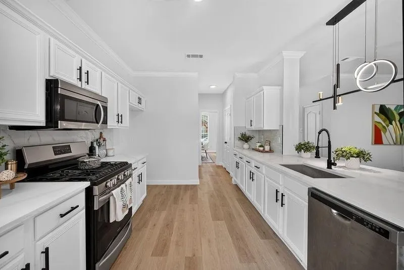 Single Family Residence For Rent in Collin County , 11268 Covey Lane, Frisco, Texas 75035, 4 Bedroom, 3 Bathroom, 2 Garage spaces, 2,416 Sqft, built in 1997, mls#21403982, Real Estate Agent in Frisco, Homes For Rent in Collin county, Homes For Rent in Frisco, Realtor in Frisco Texas, Real Estate Brokerage Independent Realty Texas, Luminita Cordes Realtor