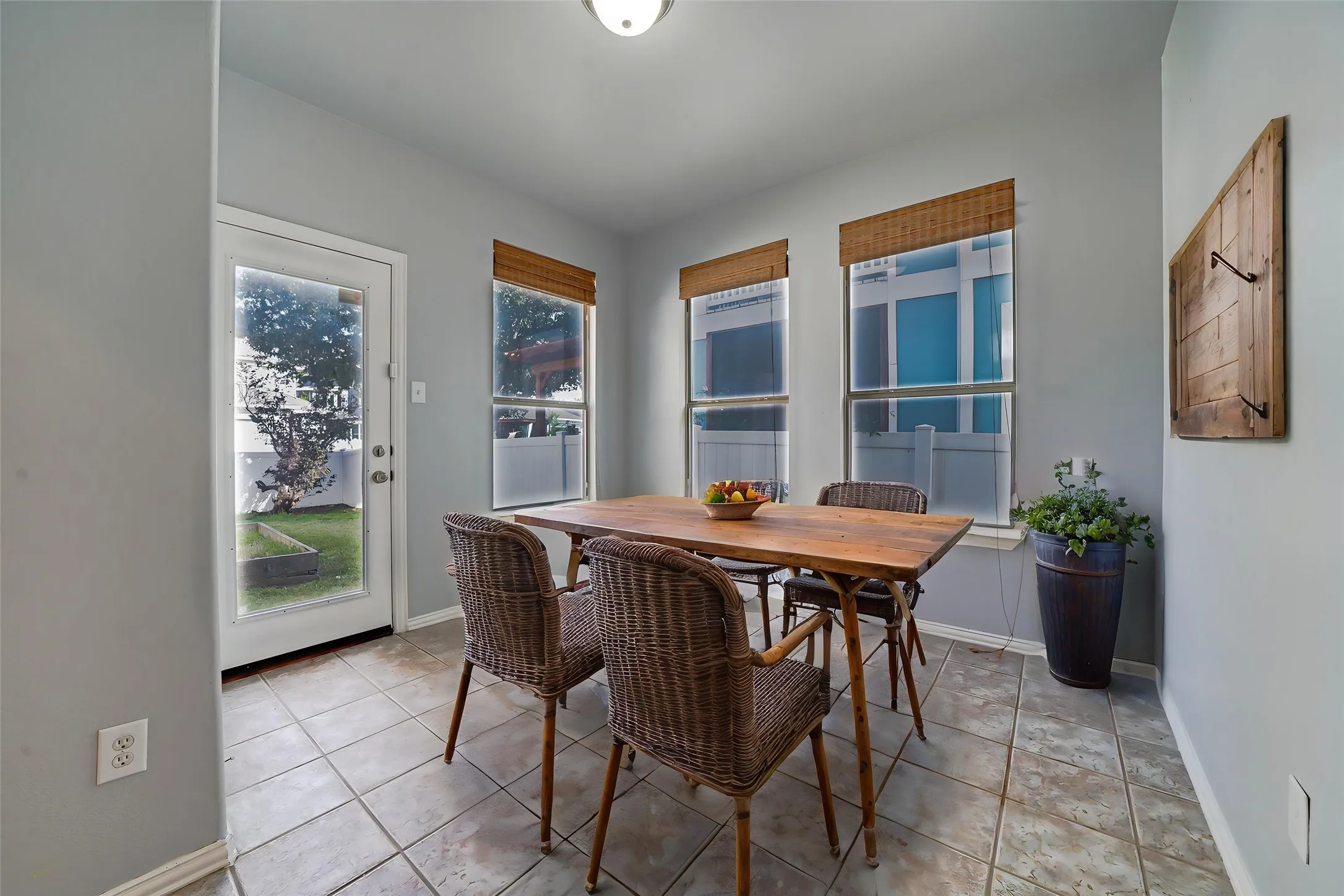 Single Family Residence For Rent in Denton County , 1316 Live Oak Lane, Savannah, Texas 76227, 4 Bedroom, 3 Bathroom, 2 Garage spaces, 2,941 Sqft, built in 2004, mls#21403985, Real Estate Agent in Savannah, Homes For Rent in Denton county, Homes For Rent in Savannah, Realtor in Savannah Texas, Real Estate Brokerage Independent Realty Texas, Luminita Cordes Realtor