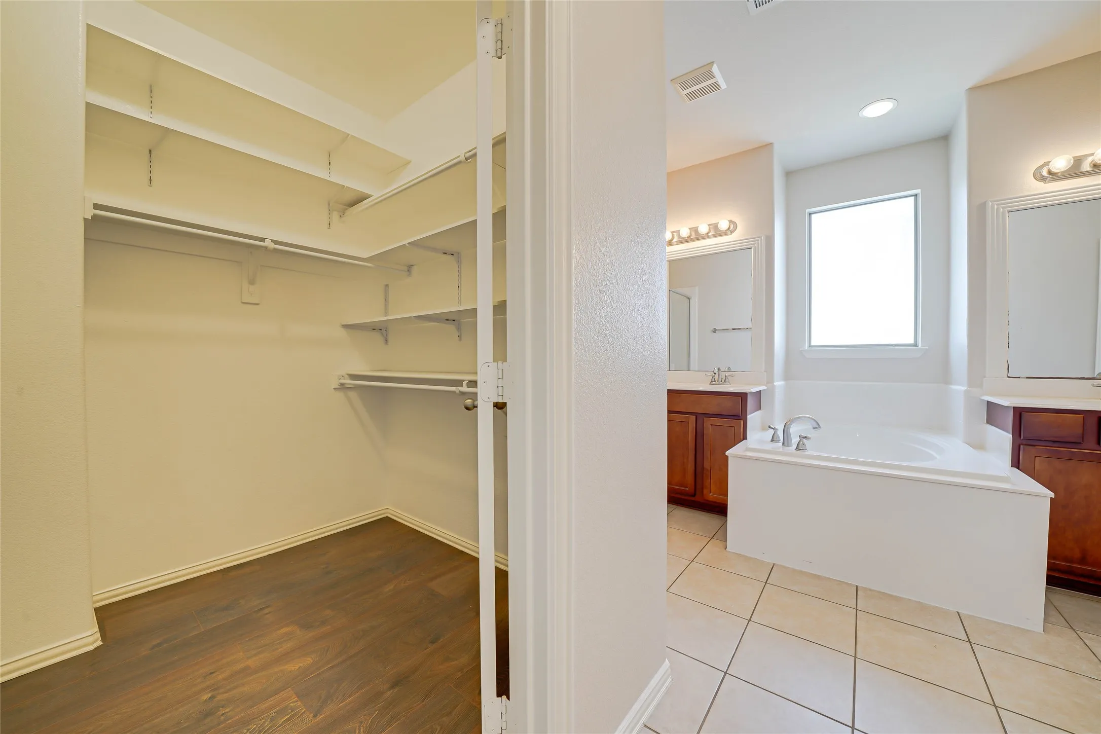 Single Family Residence For Rent in Denton County , 1316 Live Oak Lane, Savannah, Texas 76227, 4 Bedroom, 3 Bathroom, 2 Garage spaces, 2,941 Sqft, built in 2004, mls#21403985, Real Estate Agent in Savannah, Homes For Rent in Denton county, Homes For Rent in Savannah, Realtor in Savannah Texas, Real Estate Brokerage Independent Realty Texas, Luminita Cordes Realtor
