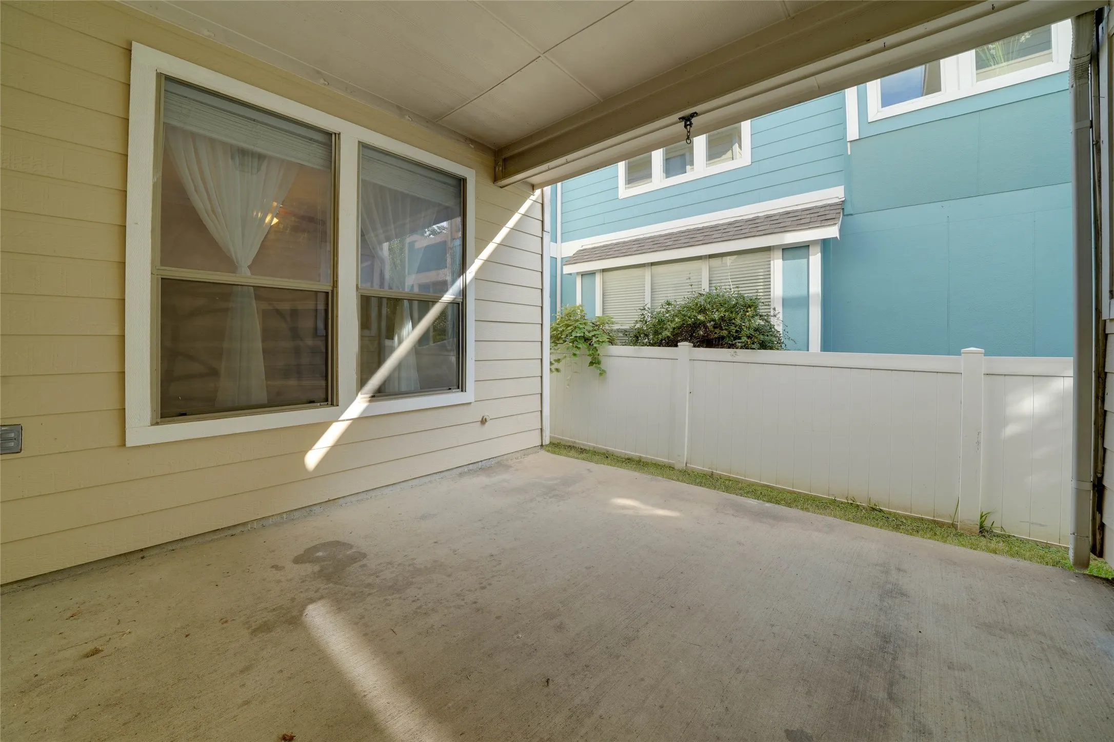 Single Family Residence For Rent in Denton County , 1316 Live Oak Lane, Savannah, Texas 76227, 4 Bedroom, 3 Bathroom, 2 Garage spaces, 2,941 Sqft, built in 2004, mls#21403985, Real Estate Agent in Savannah, Homes For Rent in Denton county, Homes For Rent in Savannah, Realtor in Savannah Texas, Real Estate Brokerage Independent Realty Texas, Luminita Cordes Realtor