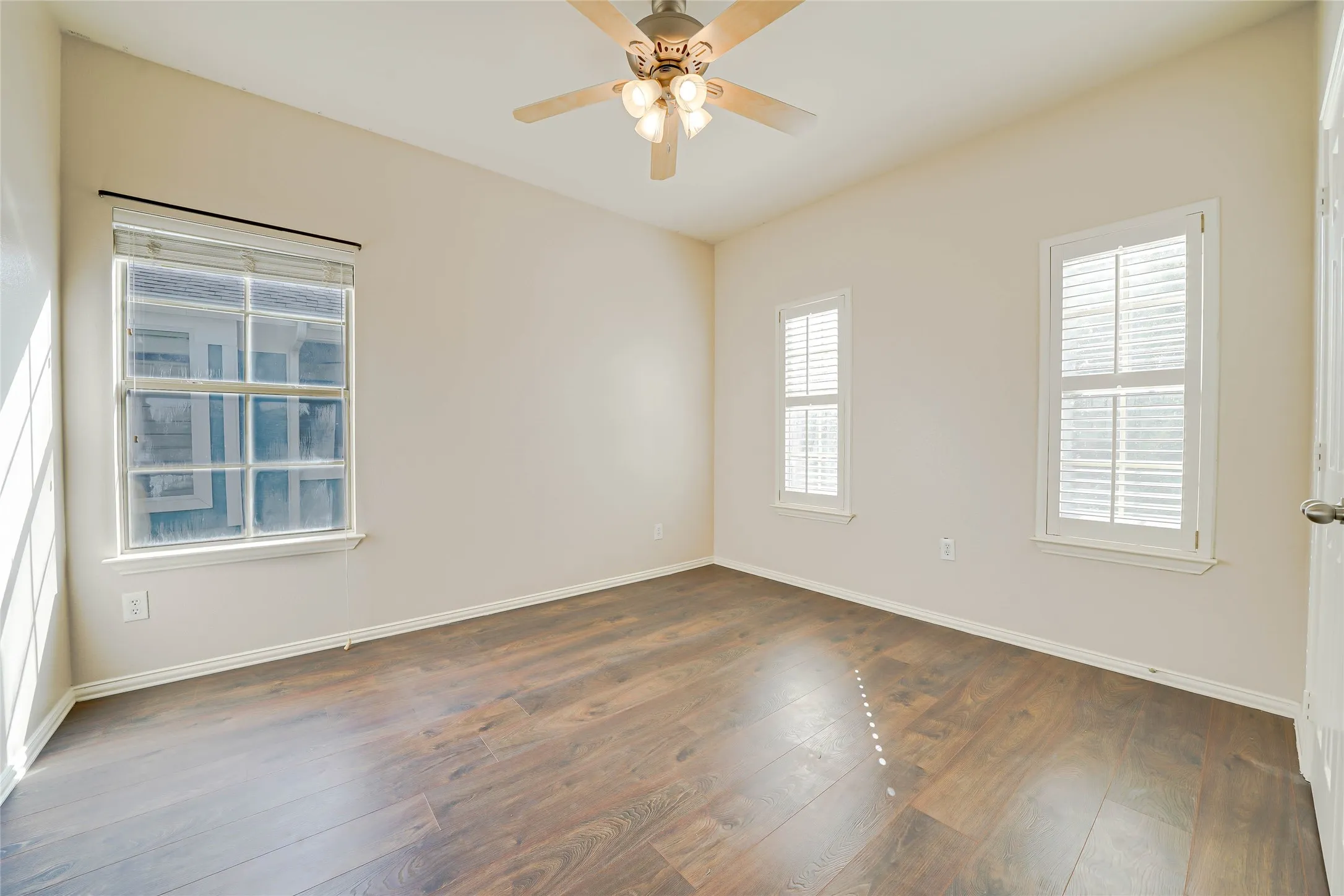 Single Family Residence For Rent in Denton County , 1316 Live Oak Lane, Savannah, Texas 76227, 4 Bedroom, 3 Bathroom, 2 Garage spaces, 2,941 Sqft, built in 2004, mls#21403985, Real Estate Agent in Savannah, Homes For Rent in Denton county, Homes For Rent in Savannah, Realtor in Savannah Texas, Real Estate Brokerage Independent Realty Texas, Luminita Cordes Realtor