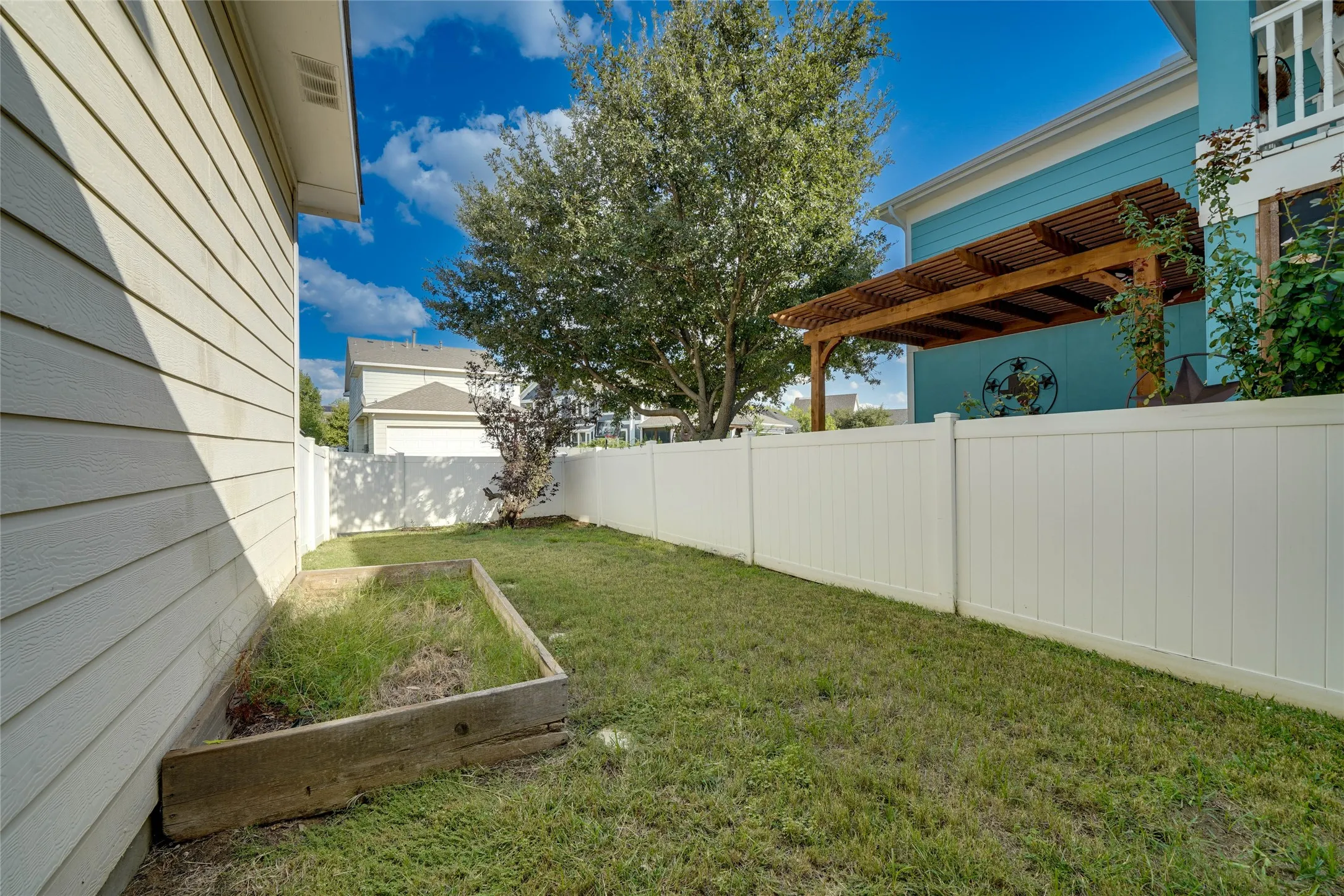 Single Family Residence For Rent in Denton County , 1316 Live Oak Lane, Savannah, Texas 76227, 4 Bedroom, 3 Bathroom, 2 Garage spaces, 2,941 Sqft, built in 2004, mls#21403985, Real Estate Agent in Savannah, Homes For Rent in Denton county, Homes For Rent in Savannah, Realtor in Savannah Texas, Real Estate Brokerage Independent Realty Texas, Luminita Cordes Realtor