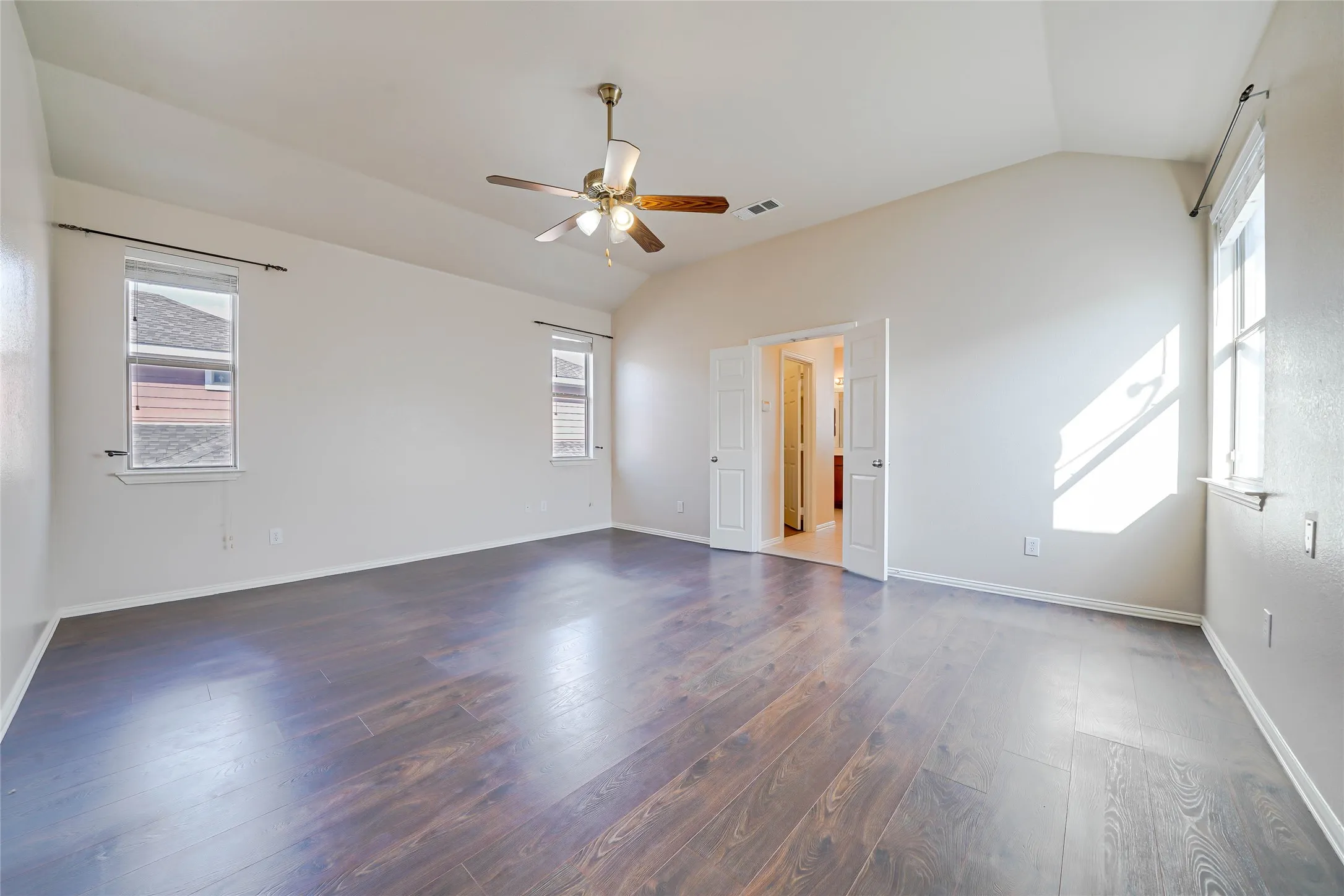 Single Family Residence For Rent in Denton County , 1316 Live Oak Lane, Savannah, Texas 76227, 4 Bedroom, 3 Bathroom, 2 Garage spaces, 2,941 Sqft, built in 2004, mls#21403985, Real Estate Agent in Savannah, Homes For Rent in Denton county, Homes For Rent in Savannah, Realtor in Savannah Texas, Real Estate Brokerage Independent Realty Texas, Luminita Cordes Realtor