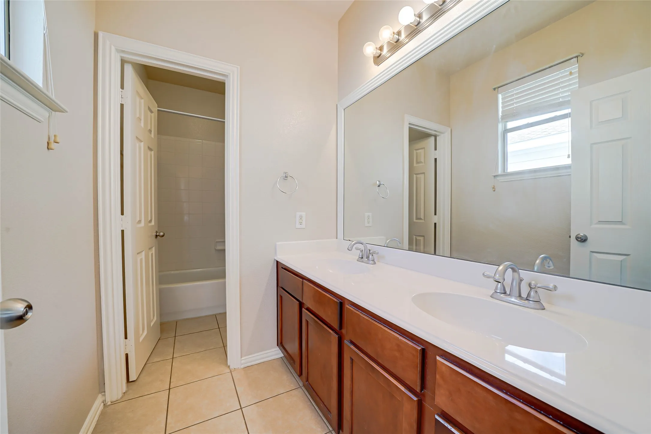 Single Family Residence For Rent in Denton County , 1316 Live Oak Lane, Savannah, Texas 76227, 4 Bedroom, 3 Bathroom, 2 Garage spaces, 2,941 Sqft, built in 2004, mls#21403985, Real Estate Agent in Savannah, Homes For Rent in Denton county, Homes For Rent in Savannah, Realtor in Savannah Texas, Real Estate Brokerage Independent Realty Texas, Luminita Cordes Realtor