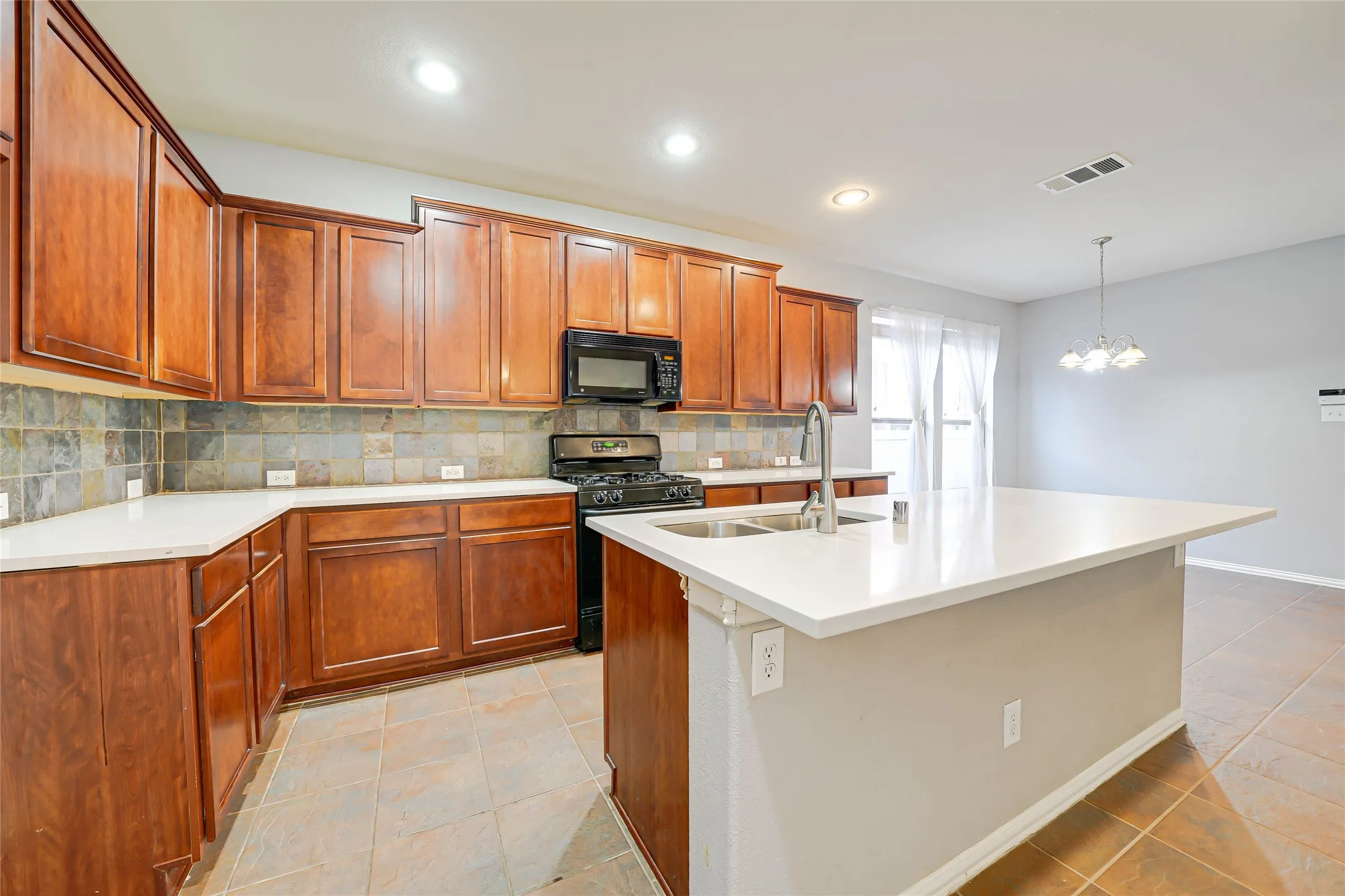 Single Family Residence For Rent in Denton County , 1316 Live Oak Lane, Savannah, Texas 76227, 4 Bedroom, 3 Bathroom, 2 Garage spaces, 2,941 Sqft, built in 2004, mls#21403985, Real Estate Agent in Savannah, Homes For Rent in Denton county, Homes For Rent in Savannah, Realtor in Savannah Texas, Real Estate Brokerage Independent Realty Texas, Luminita Cordes Realtor
