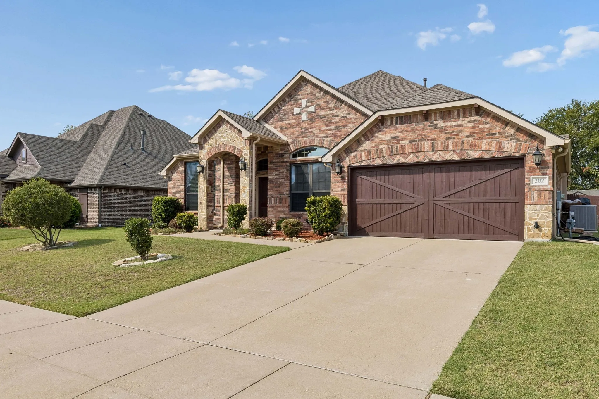 Single Family Residence For Sale in Collin County , 202 Champion Drive, Wylie, Texas 75098, 4 Bedroom, 2 Bathroom, 2 Garage spaces, 2,235 Sqft, built in 2017, mls#21400279, Real Estate Agent in Wylie, Homes For Sale in Collin county, Homes For Sale in Wylie, Realtor in Wylie Texas, Real Estate Brokerage Independent Realty Texas, Luminita Cordes Realtor