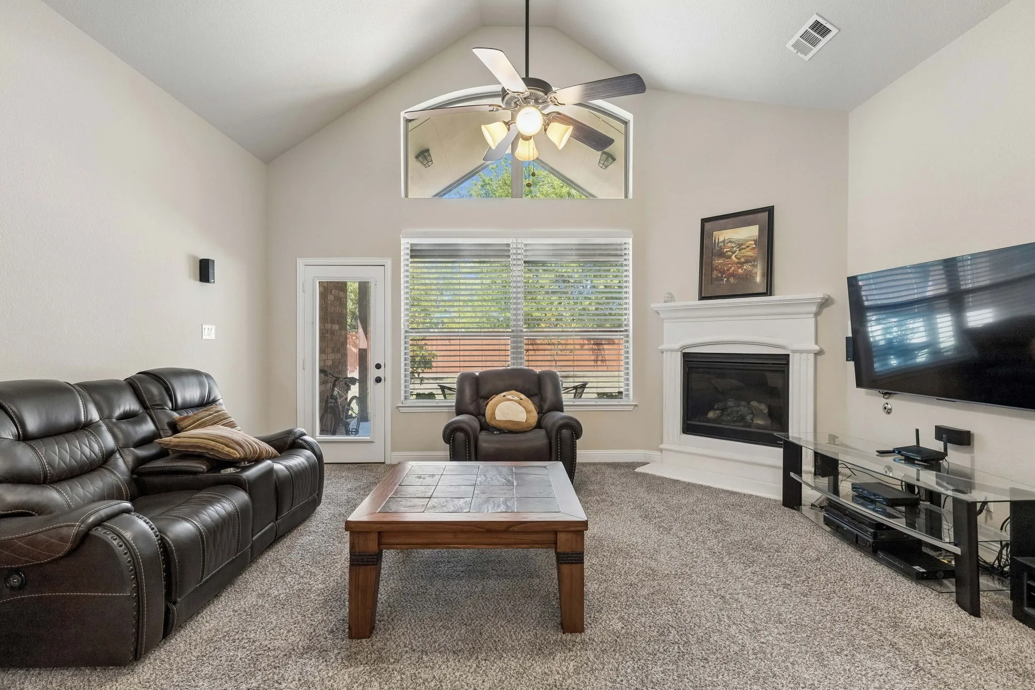 Single Family Residence For Sale in Collin County , 202 Champion Drive, Wylie, Texas 75098, 4 Bedroom, 2 Bathroom, 2 Garage spaces, 2,235 Sqft, built in 2017, mls#21400279, Real Estate Agent in Wylie, Homes For Sale in Collin county, Homes For Sale in Wylie, Realtor in Wylie Texas, Real Estate Brokerage Independent Realty Texas, Luminita Cordes Realtor