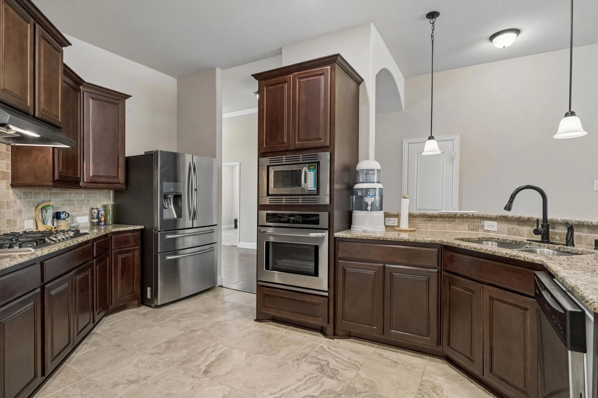 Single Family Residence For Sale in Collin County , 202 Champion Drive, Wylie, Texas 75098, 4 Bedroom, 2 Bathroom, 2 Garage spaces, 2,235 Sqft, built in 2017, mls#21400279, Real Estate Agent in Wylie, Homes For Sale in Collin county, Homes For Sale in Wylie, Realtor in Wylie Texas, Real Estate Brokerage Independent Realty Texas, Luminita Cordes Realtor