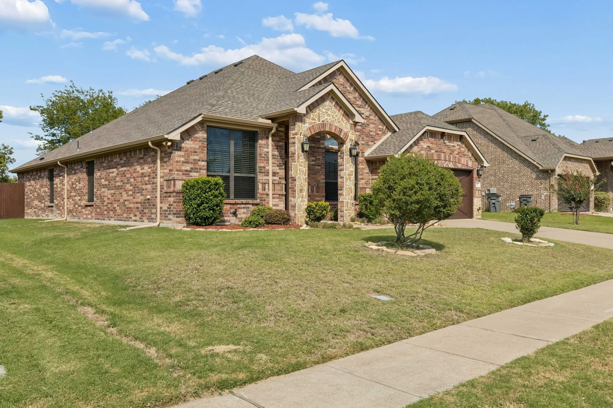Single Family Residence For Sale in Collin County , 202 Champion Drive, Wylie, Texas 75098, 4 Bedroom, 2 Bathroom, 2 Garage spaces, 2,235 Sqft, built in 2017, mls#21400279, Real Estate Agent in Wylie, Homes For Sale in Collin county, Homes For Sale in Wylie, Realtor in Wylie Texas, Real Estate Brokerage Independent Realty Texas, Luminita Cordes Realtor