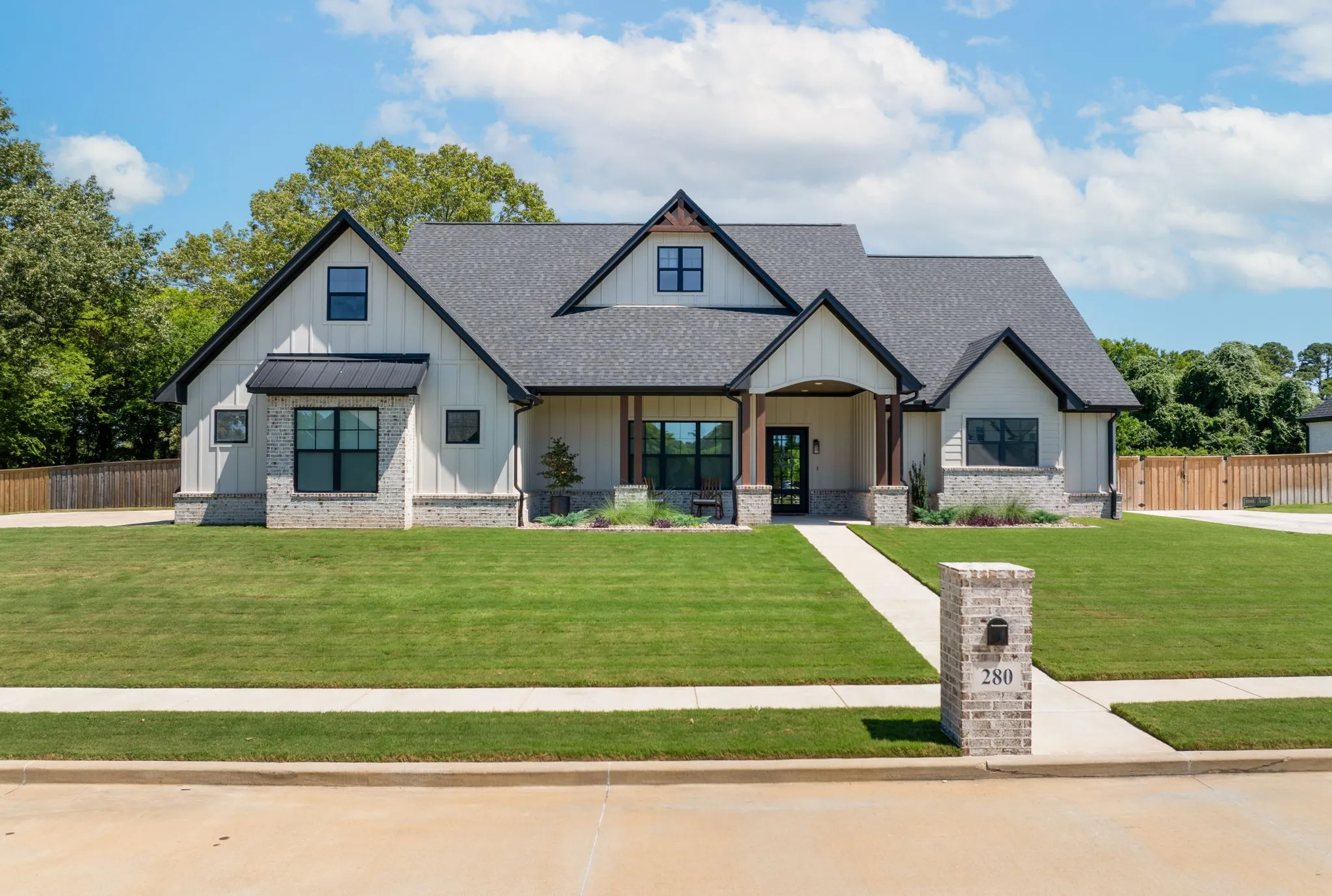 Single Family Residence For Sale in Cherokee County , 280 White-N-Gail, Bullard, Texas 75757, 4 Bedroom, 3 Bathroom, 2 Garage spaces, 2,777 Sqft, built in 2023, mls#21404008, Real Estate Agent in Bullard, Homes For Sale in Cherokee county, Homes For Sale in Bullard, Realtor in Bullard Texas, Real Estate Brokerage Independent Realty Texas, Luminita Cordes Realtor
