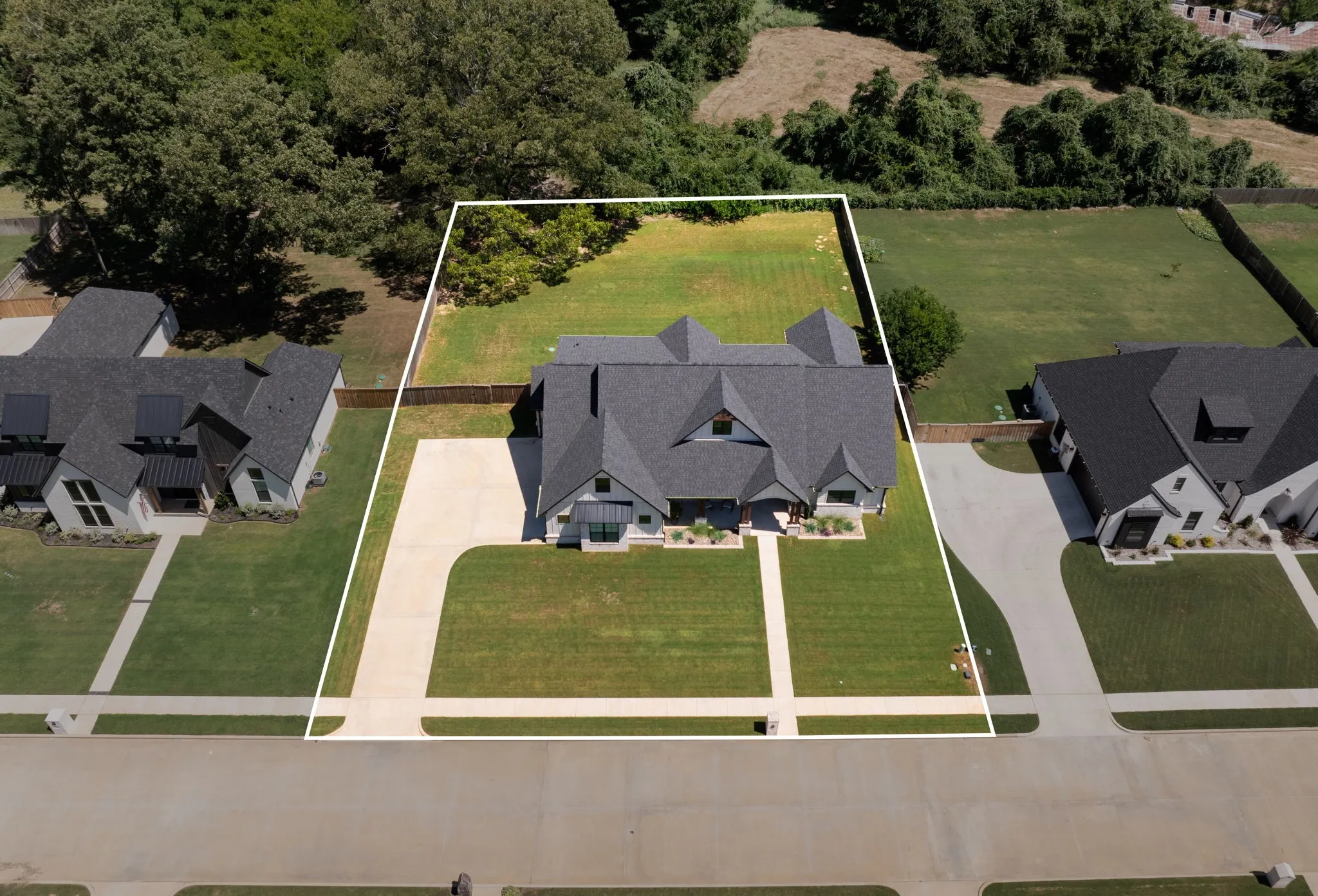 Single Family Residence For Sale in Cherokee County , 280 White-N-Gail, Bullard, Texas 75757, 4 Bedroom, 3 Bathroom, 2 Garage spaces, 2,777 Sqft, built in 2023, mls#21404008, Real Estate Agent in Bullard, Homes For Sale in Cherokee county, Homes For Sale in Bullard, Realtor in Bullard Texas, Real Estate Brokerage Independent Realty Texas, Luminita Cordes Realtor