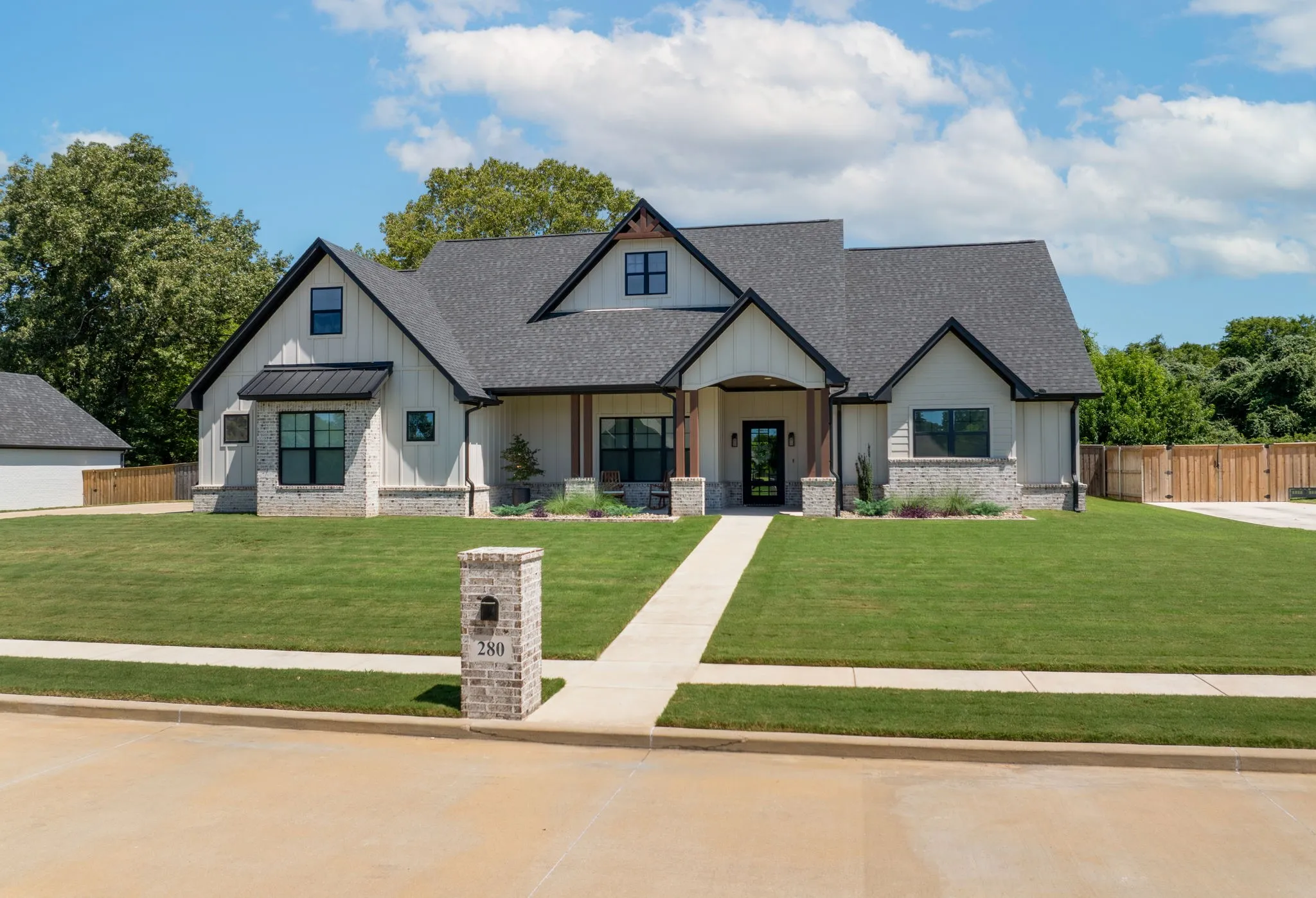 Single Family Residence For Sale in Cherokee County , 280 White-N-Gail, Bullard, Texas 75757, 4 Bedroom, 3 Bathroom, 2 Garage spaces, 2,777 Sqft, built in 2023, mls#21404008, Real Estate Agent in Bullard, Homes For Sale in Cherokee county, Homes For Sale in Bullard, Realtor in Bullard Texas, Real Estate Brokerage Independent Realty Texas, Luminita Cordes Realtor