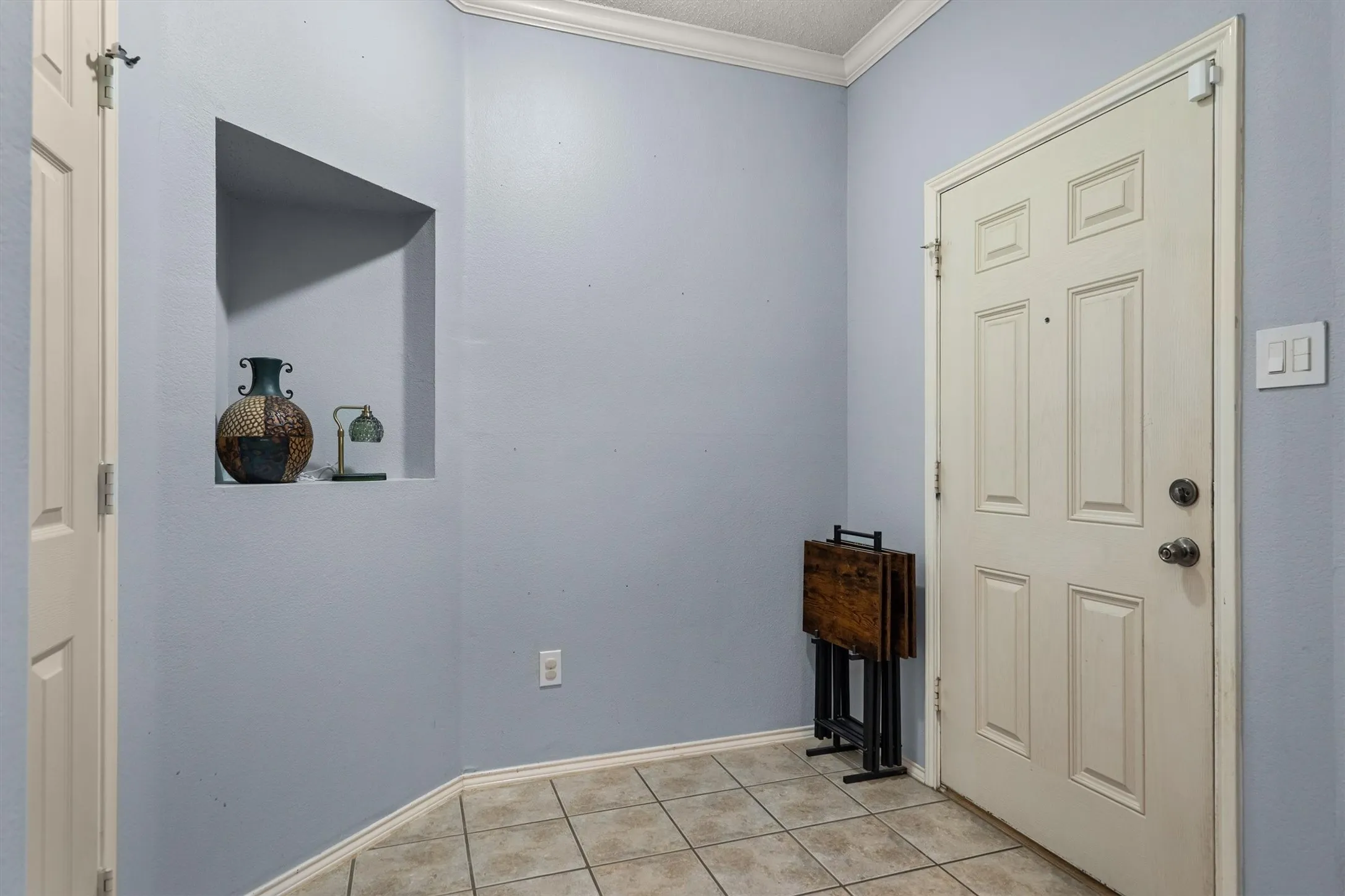 Single Family Residence For Sale in Denton County , 205 Saddlebrook Drive, Krum, Texas 76249, 3 Bedroom, 2 Bathroom, 2 Garage spaces, 1,633 Sqft, built in 2002, mls#21403696, Real Estate Agent in Krum, Homes For Sale in Denton county, Homes For Sale in Krum, Realtor in Krum Texas, Real Estate Brokerage Independent Realty Texas, Luminita Cordes Realtor