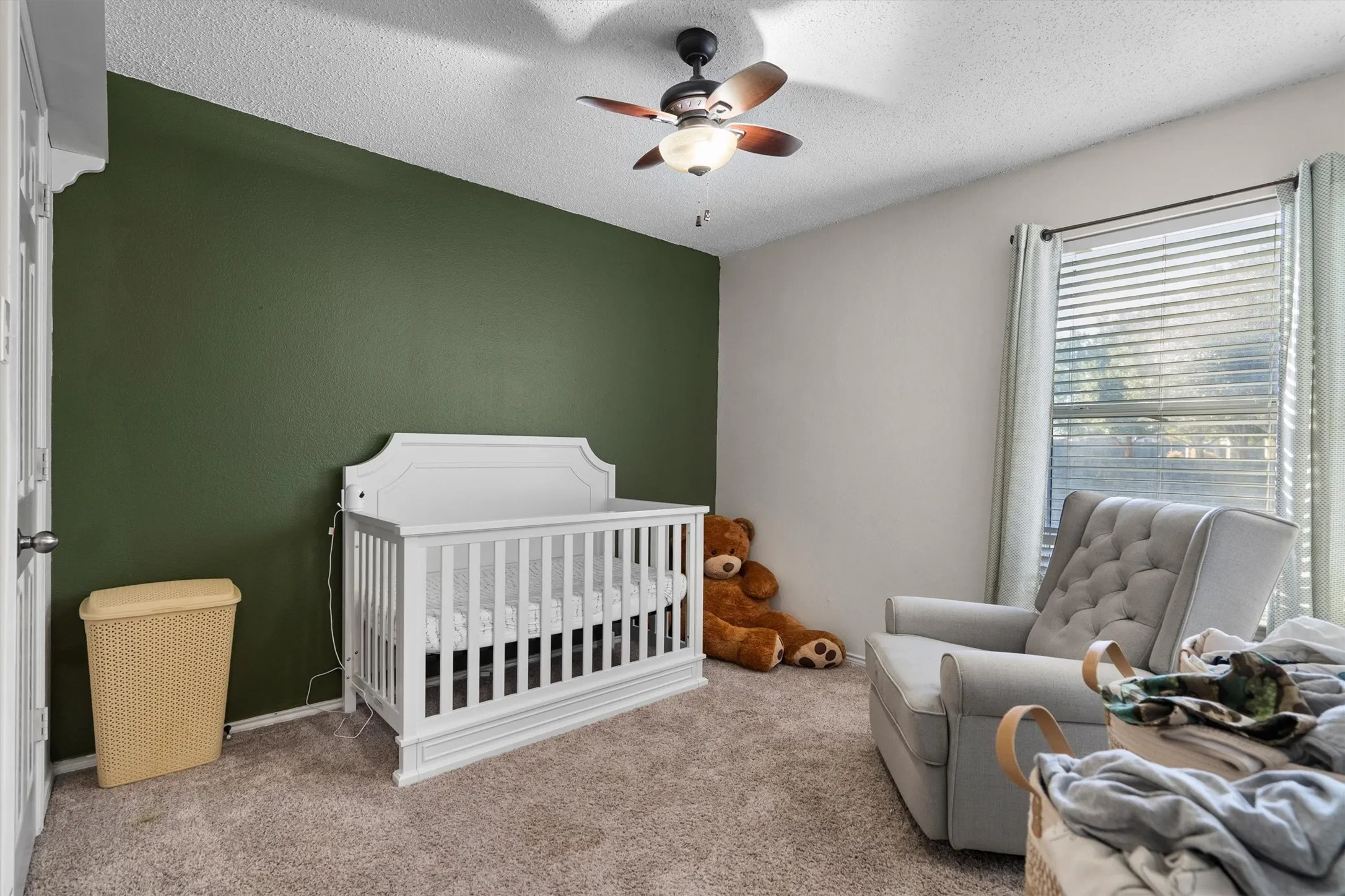 Single Family Residence For Sale in Denton County , 205 Saddlebrook Drive, Krum, Texas 76249, 3 Bedroom, 2 Bathroom, 2 Garage spaces, 1,633 Sqft, built in 2002, mls#21403696, Real Estate Agent in Krum, Homes For Sale in Denton county, Homes For Sale in Krum, Realtor in Krum Texas, Real Estate Brokerage Independent Realty Texas, Luminita Cordes Realtor