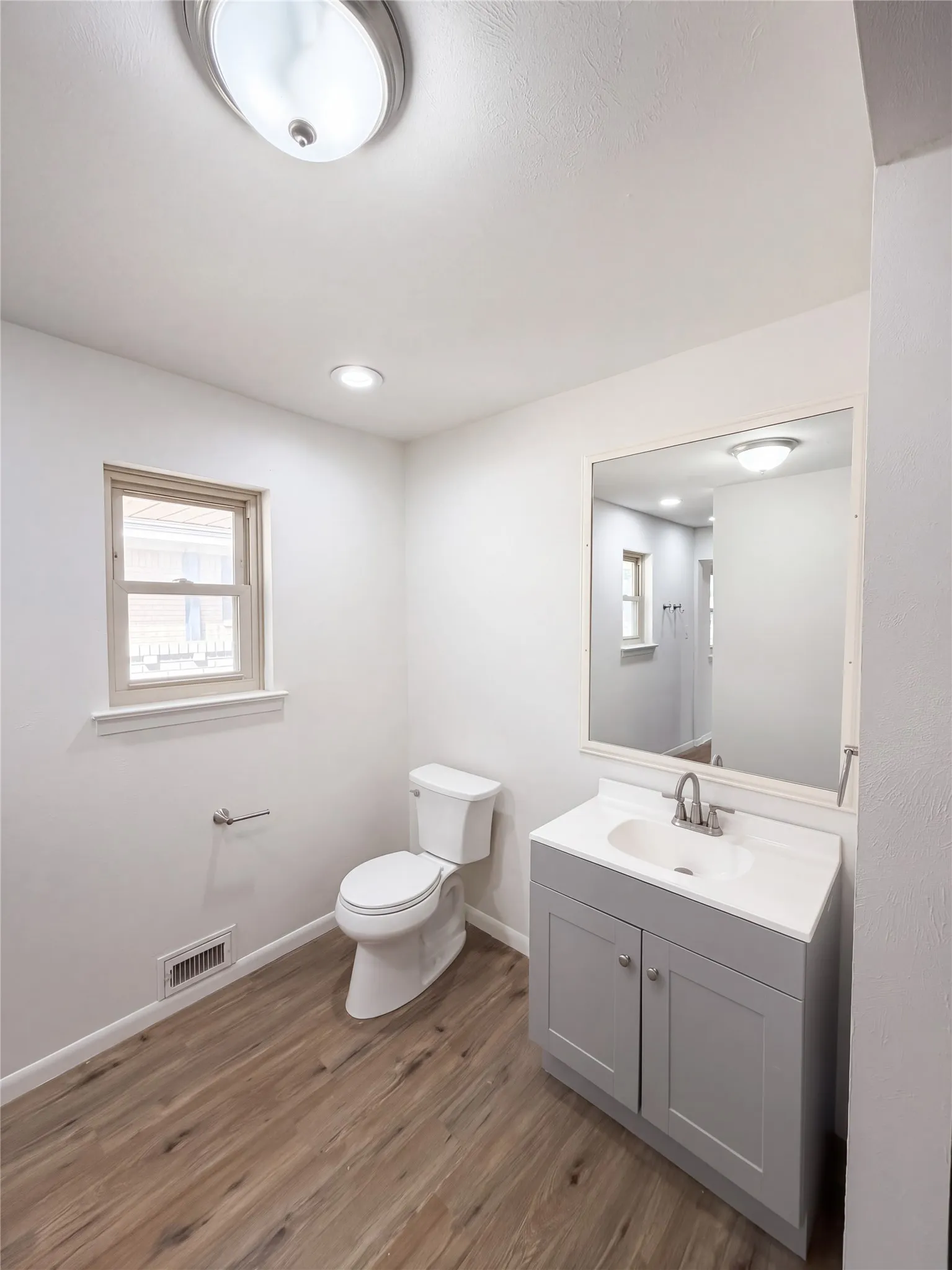 Single Family Residence For Sale in Dallas County , 1410 Lexington Drive, Garland, Texas 75041, 3 Bedroom, 3 Bathroom, 2 Garage spaces, 2,194 Sqft, built in 1969, mls#21403914, Real Estate Agent in Garland, Homes For Sale in Dallas county, Homes For Sale in Garland, Realtor in Garland Texas, Real Estate Brokerage Independent Realty Texas, Luminita Cordes Realtor