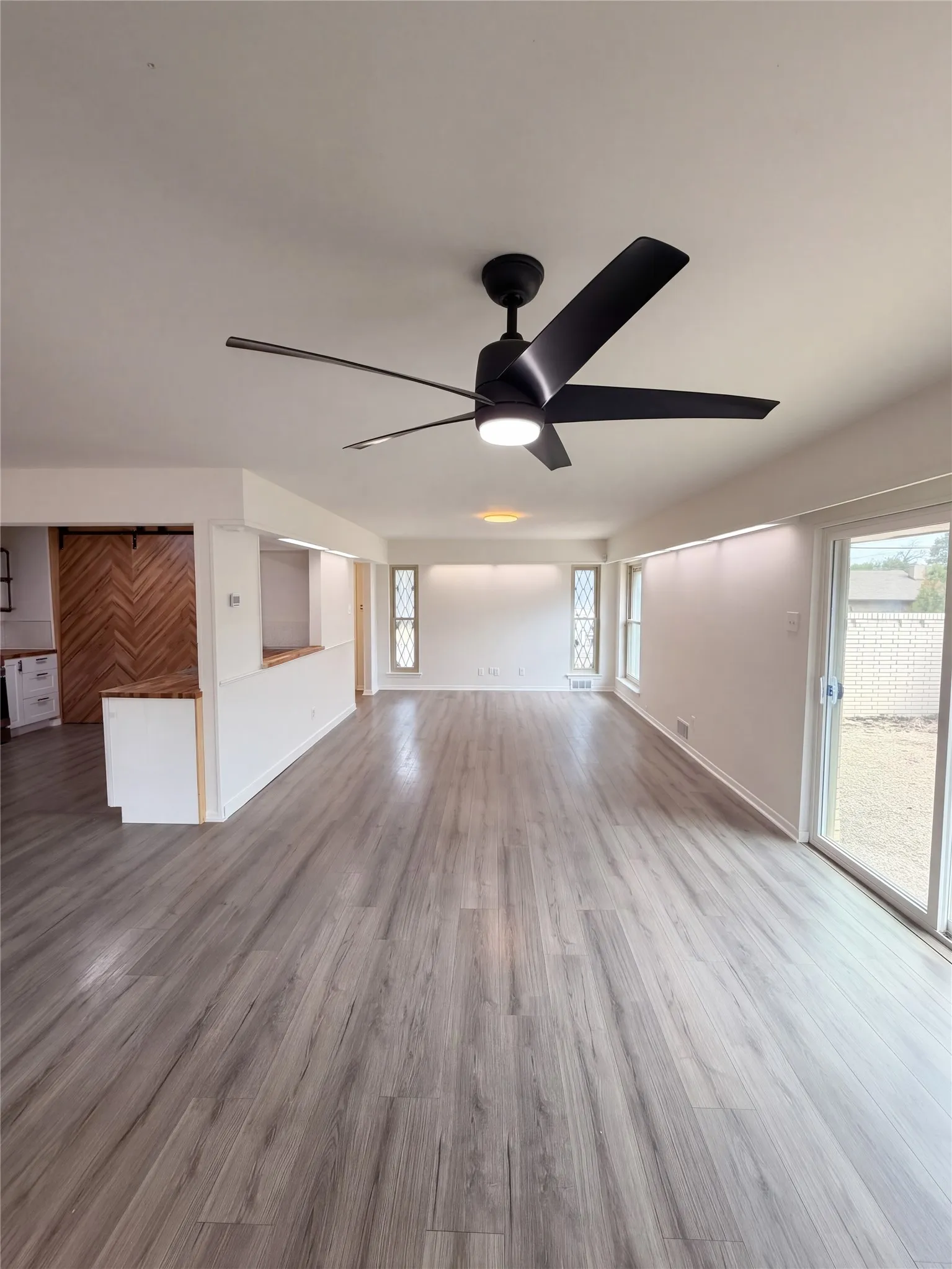 Single Family Residence For Sale in Dallas County , 1410 Lexington Drive, Garland, Texas 75041, 3 Bedroom, 3 Bathroom, 2 Garage spaces, 2,194 Sqft, built in 1969, mls#21403914, Real Estate Agent in Garland, Homes For Sale in Dallas county, Homes For Sale in Garland, Realtor in Garland Texas, Real Estate Brokerage Independent Realty Texas, Luminita Cordes Realtor