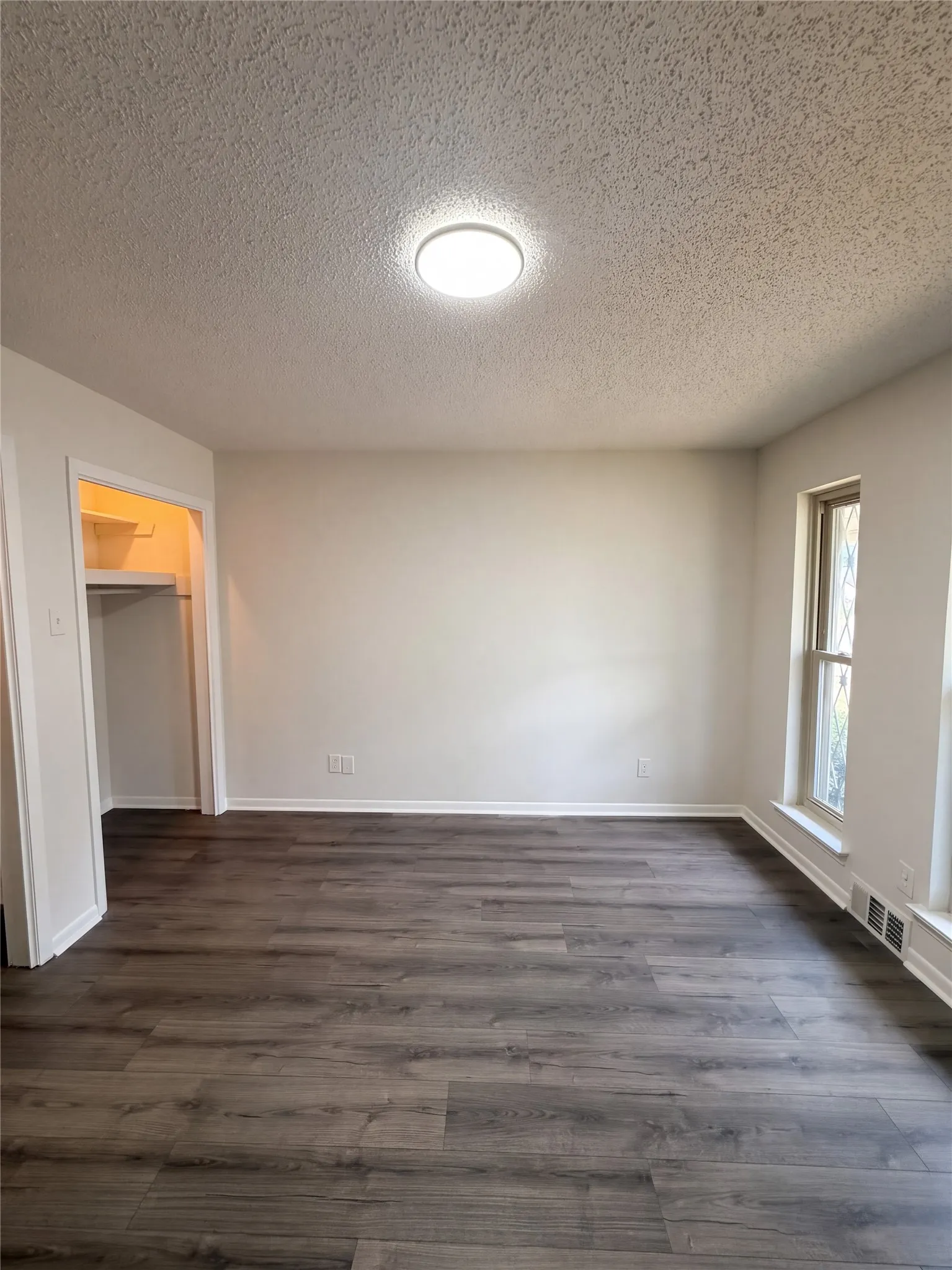 Single Family Residence For Sale in Dallas County , 1410 Lexington Drive, Garland, Texas 75041, 3 Bedroom, 3 Bathroom, 2 Garage spaces, 2,194 Sqft, built in 1969, mls#21403914, Real Estate Agent in Garland, Homes For Sale in Dallas county, Homes For Sale in Garland, Realtor in Garland Texas, Real Estate Brokerage Independent Realty Texas, Luminita Cordes Realtor