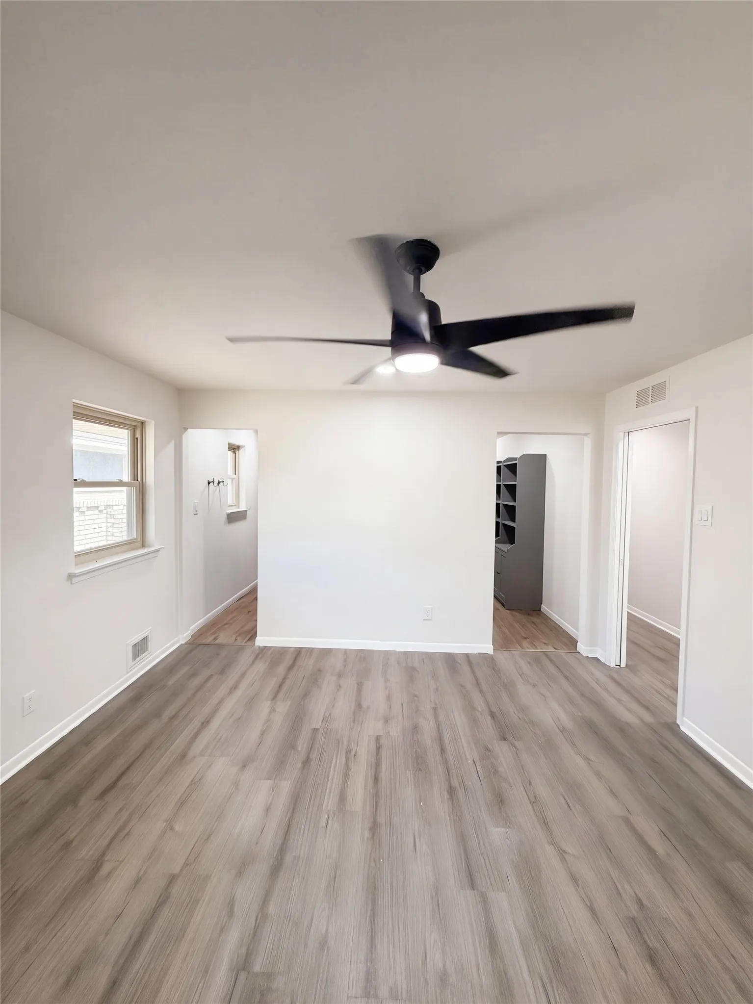 Single Family Residence For Sale in Dallas County , 1410 Lexington Drive, Garland, Texas 75041, 3 Bedroom, 3 Bathroom, 2 Garage spaces, 2,194 Sqft, built in 1969, mls#21403914, Real Estate Agent in Garland, Homes For Sale in Dallas county, Homes For Sale in Garland, Realtor in Garland Texas, Real Estate Brokerage Independent Realty Texas, Luminita Cordes Realtor