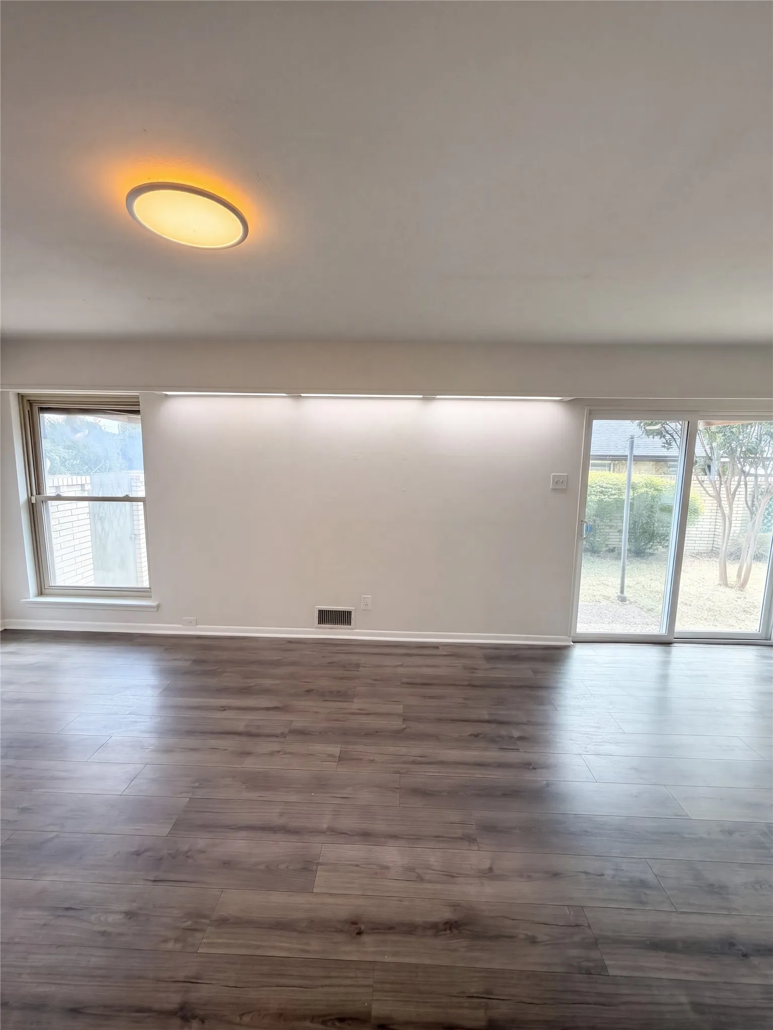 Single Family Residence For Sale in Dallas County , 1410 Lexington Drive, Garland, Texas 75041, 3 Bedroom, 3 Bathroom, 2 Garage spaces, 2,194 Sqft, built in 1969, mls#21403914, Real Estate Agent in Garland, Homes For Sale in Dallas county, Homes For Sale in Garland, Realtor in Garland Texas, Real Estate Brokerage Independent Realty Texas, Luminita Cordes Realtor