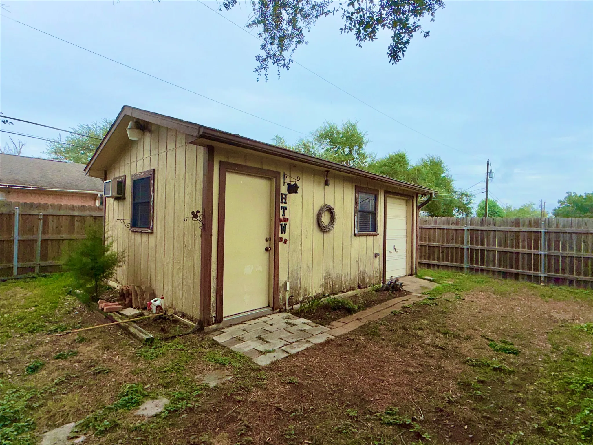 Single Family Residence For Sale in Limestone County , 207 Nashua, Groesbeck, Texas 76642, 4 Bedroom, 2 Bathroom, 2 Garage spaces, 1,825 Sqft, built in 1986, mls#21403692, Real Estate Agent in Groesbeck, Homes For Sale in Limestone county, Homes For Sale in Groesbeck, Realtor in Groesbeck Texas, Real Estate Brokerage Independent Realty Texas, Luminita Cordes Realtor