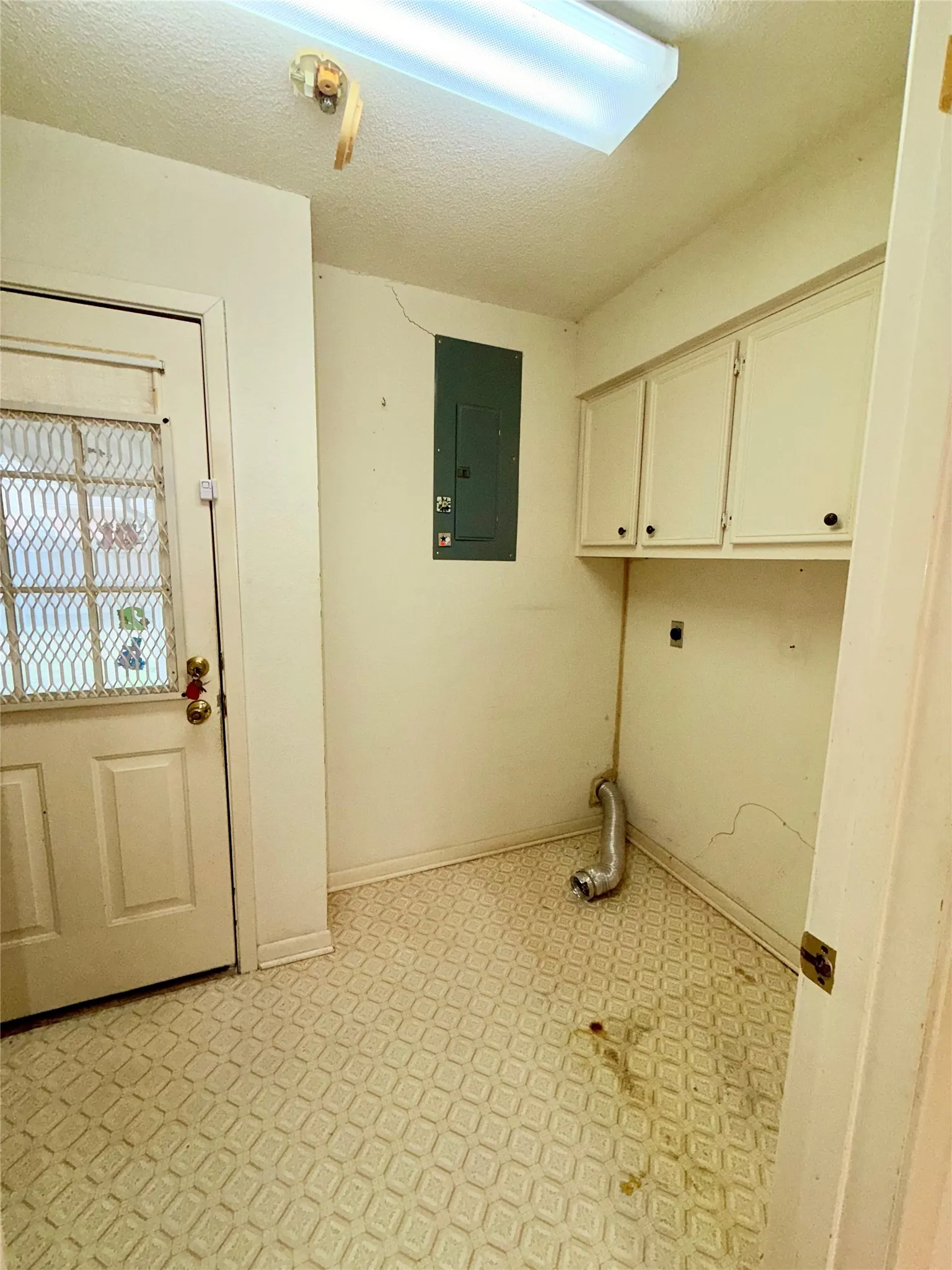 Single Family Residence For Sale in Limestone County , 207 Nashua, Groesbeck, Texas 76642, 4 Bedroom, 2 Bathroom, 2 Garage spaces, 1,825 Sqft, built in 1986, mls#21403692, Real Estate Agent in Groesbeck, Homes For Sale in Limestone county, Homes For Sale in Groesbeck, Realtor in Groesbeck Texas, Real Estate Brokerage Independent Realty Texas, Luminita Cordes Realtor