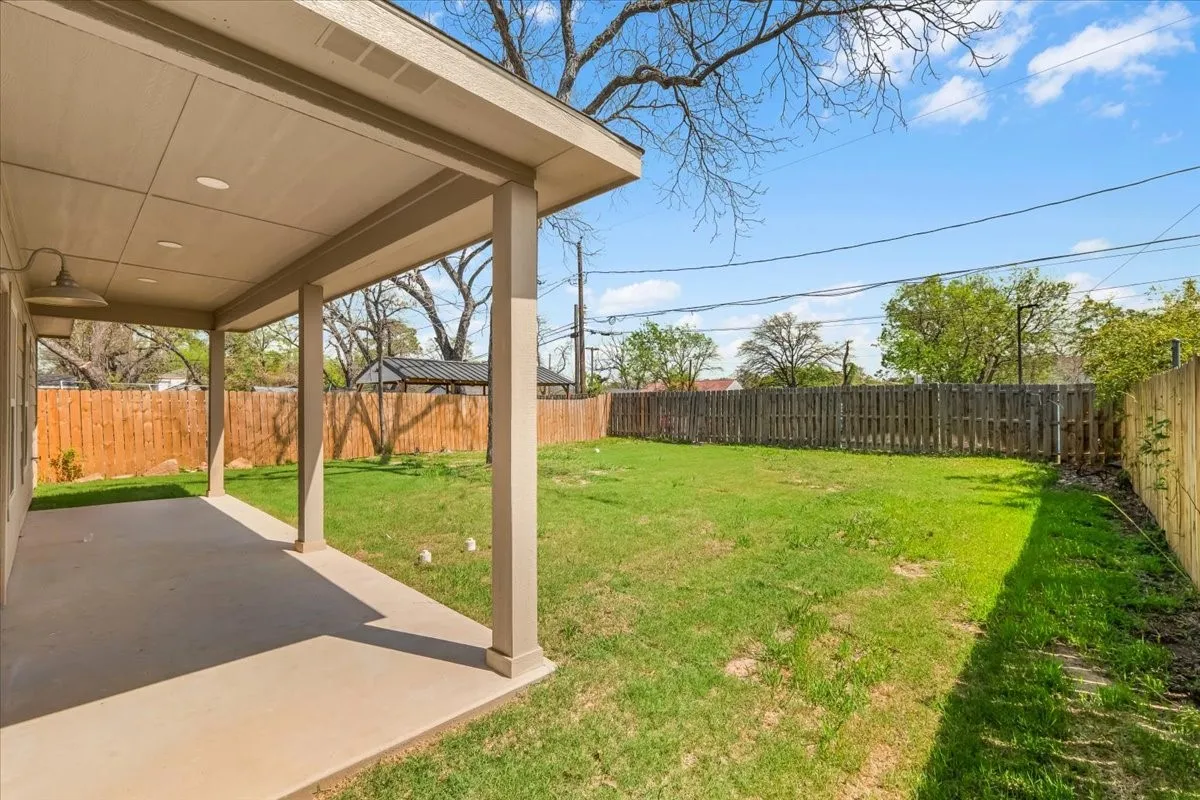 Single Family Residence For Sale in Tarrant County , 804 N Chandler Drive, Fort Worth, Texas 76111, 3 Bedroom, 2 Bathroom, 2 Garage spaces, 1,500 Sqft, built in 2026, mls#21404033, Real Estate Agent in Fort Worth, Homes For Sale in Tarrant county, Homes For Sale in Fort Worth, Realtor in Fort Worth Texas, Real Estate Brokerage Independent Realty Texas, Luminita Cordes Realtor