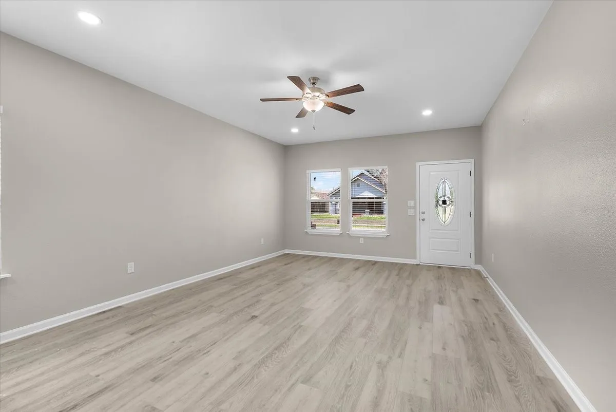 Single Family Residence For Sale in Tarrant County , 804 N Chandler Drive, Fort Worth, Texas 76111, 3 Bedroom, 2 Bathroom, 2 Garage spaces, 1,500 Sqft, built in 2026, mls#21404033, Real Estate Agent in Fort Worth, Homes For Sale in Tarrant county, Homes For Sale in Fort Worth, Realtor in Fort Worth Texas, Real Estate Brokerage Independent Realty Texas, Luminita Cordes Realtor