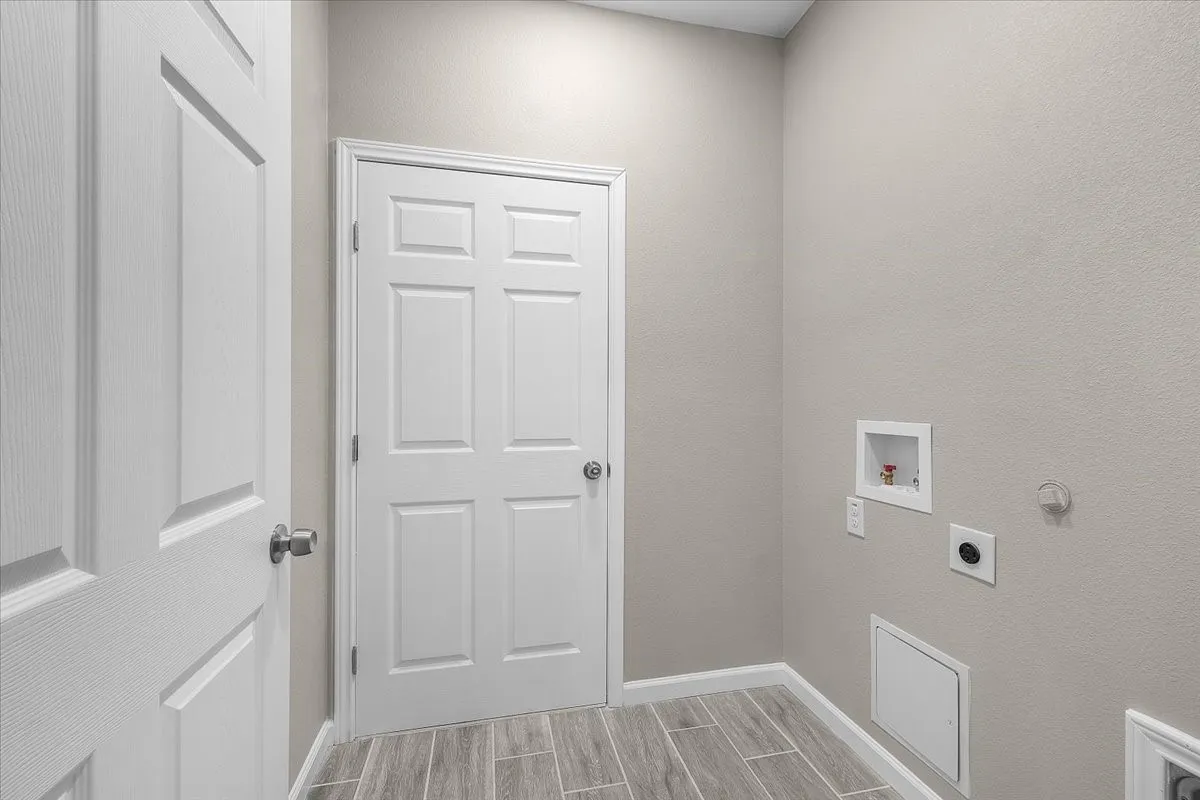 Single Family Residence For Sale in Tarrant County , 804 N Chandler Drive, Fort Worth, Texas 76111, 3 Bedroom, 2 Bathroom, 2 Garage spaces, 1,500 Sqft, built in 2026, mls#21404033, Real Estate Agent in Fort Worth, Homes For Sale in Tarrant county, Homes For Sale in Fort Worth, Realtor in Fort Worth Texas, Real Estate Brokerage Independent Realty Texas, Luminita Cordes Realtor