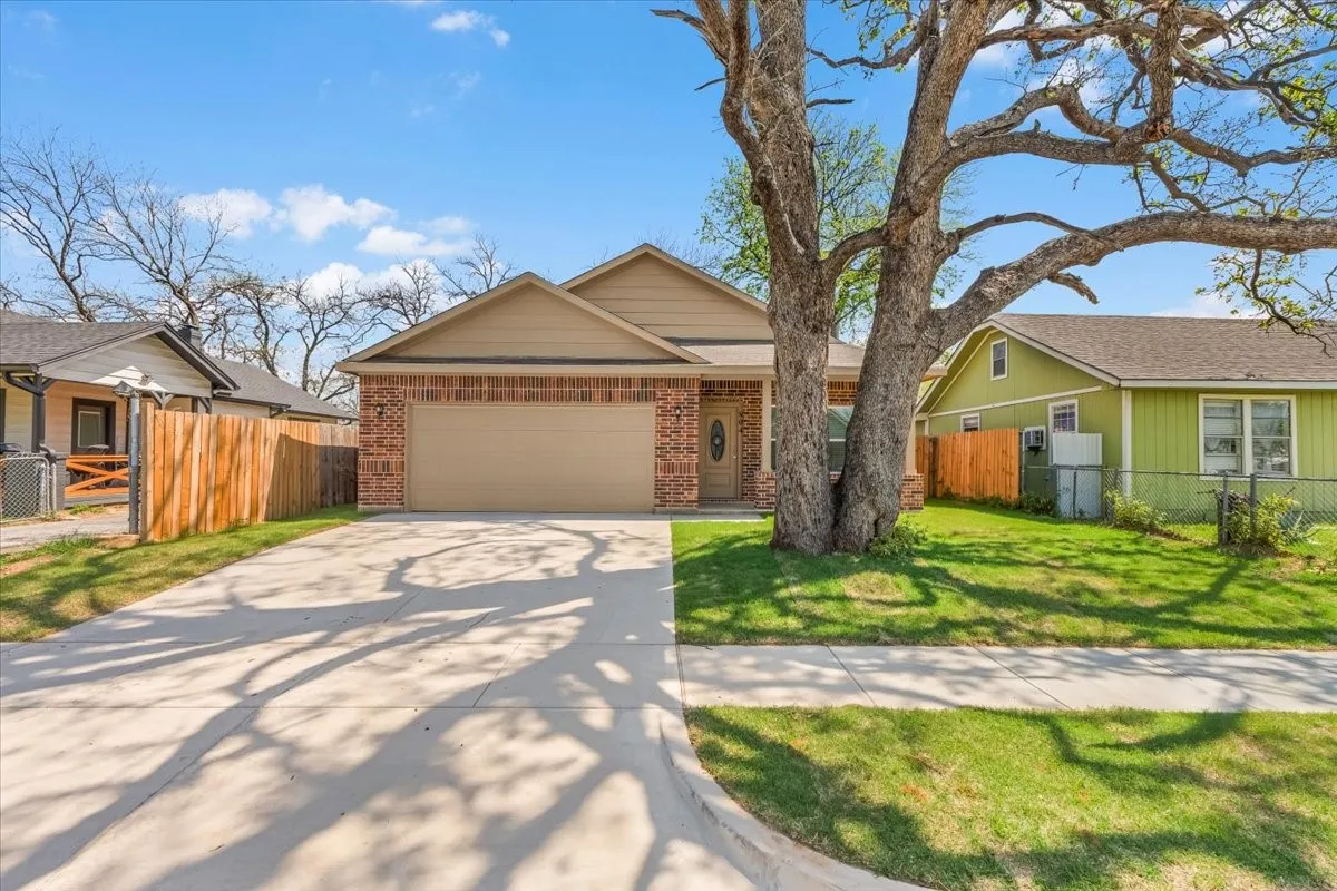 Single Family Residence For Sale in Tarrant County , 804 N Chandler Drive, Fort Worth, Texas 76111, 3 Bedroom, 2 Bathroom, 2 Garage spaces, 1,500 Sqft, built in 2026, mls#21404033, Real Estate Agent in Fort Worth, Homes For Sale in Tarrant county, Homes For Sale in Fort Worth, Realtor in Fort Worth Texas, Real Estate Brokerage Independent Realty Texas, Luminita Cordes Realtor