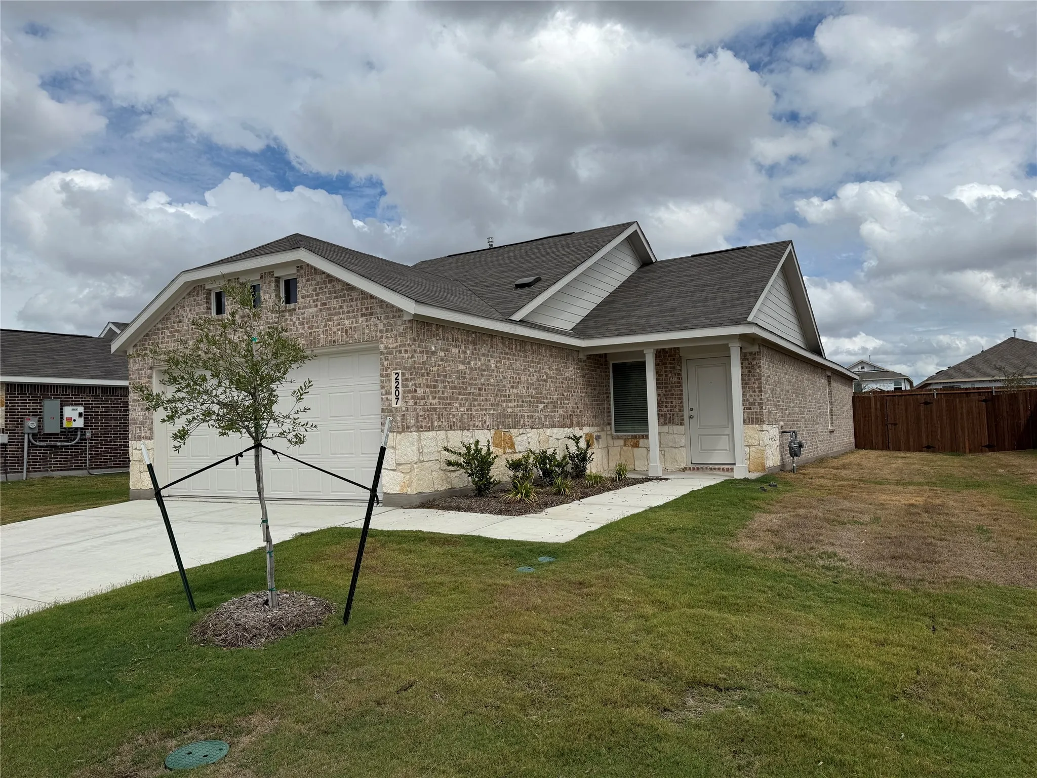 Single Family Residence For Rent in Ellis County , 2207 Neyland Drive, Ennis, Texas 75119, 3 Bedroom, 2 Bathroom, 2 Garage spaces, 1,451 Sqft, built in 2026, mls#21404049, Real Estate Agent in Ennis, Homes For Rent in Ellis county, Homes For Rent in Ennis, Realtor in Ennis Texas, Real Estate Brokerage Independent Realty Texas, Luminita Cordes Realtor