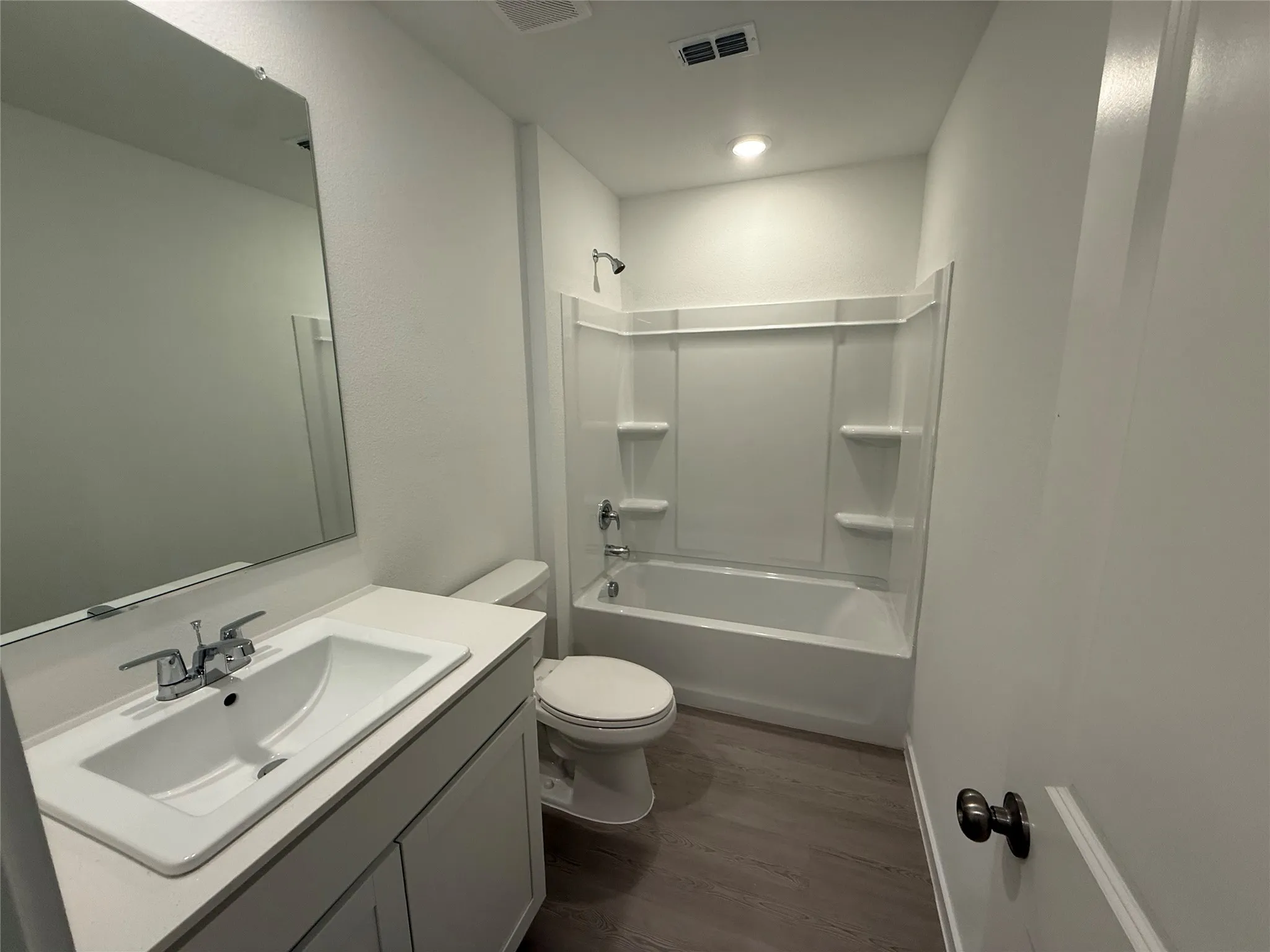 Single Family Residence For Rent in Ellis County , 2207 Neyland Drive, Ennis, Texas 75119, 3 Bedroom, 2 Bathroom, 2 Garage spaces, 1,451 Sqft, built in 2026, mls#21404049, Real Estate Agent in Ennis, Homes For Rent in Ellis county, Homes For Rent in Ennis, Realtor in Ennis Texas, Real Estate Brokerage Independent Realty Texas, Luminita Cordes Realtor