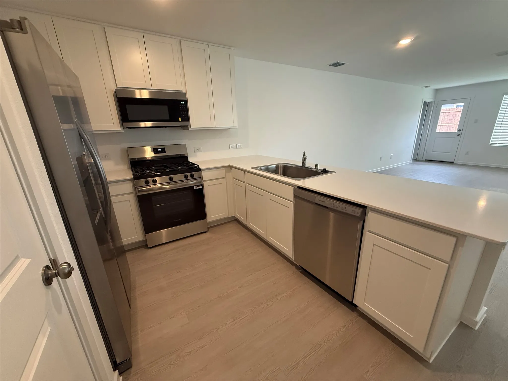 Single Family Residence For Rent in Ellis County , 2207 Neyland Drive, Ennis, Texas 75119, 3 Bedroom, 2 Bathroom, 2 Garage spaces, 1,451 Sqft, built in 2026, mls#21404049, Real Estate Agent in Ennis, Homes For Rent in Ellis county, Homes For Rent in Ennis, Realtor in Ennis Texas, Real Estate Brokerage Independent Realty Texas, Luminita Cordes Realtor