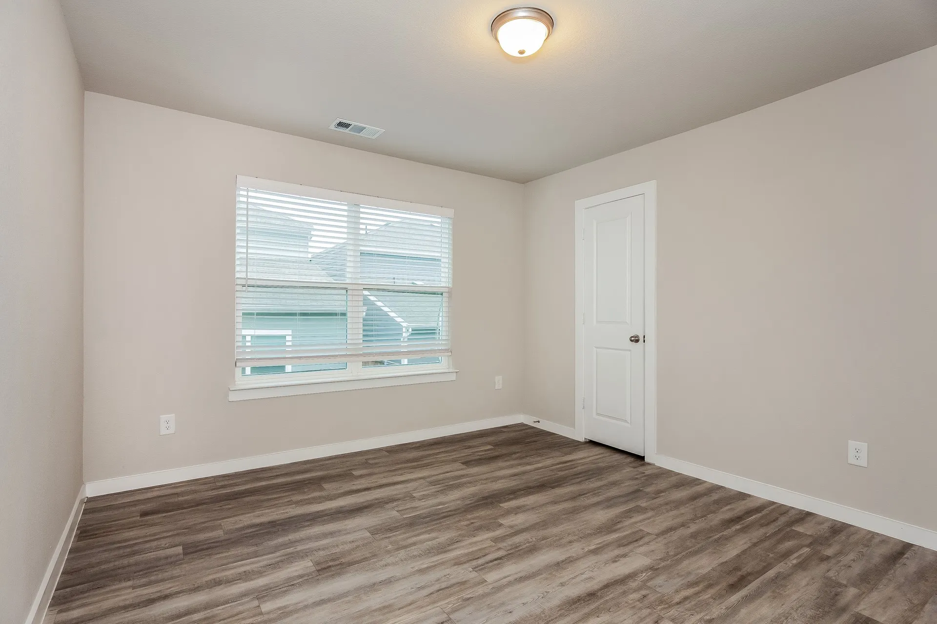 Single Family Residence For Rent in Denton County , 613 Sophia Way, Lewisville, Texas 75057, 4 Bedroom, 3 Bathroom, 2 Garage spaces, 2,056 Sqft, built in 2021, mls#21404050, Real Estate Agent in Lewisville, Homes For Rent in Denton county, Homes For Rent in Lewisville, Realtor in Lewisville Texas, Real Estate Brokerage Independent Realty Texas, Luminita Cordes Realtor