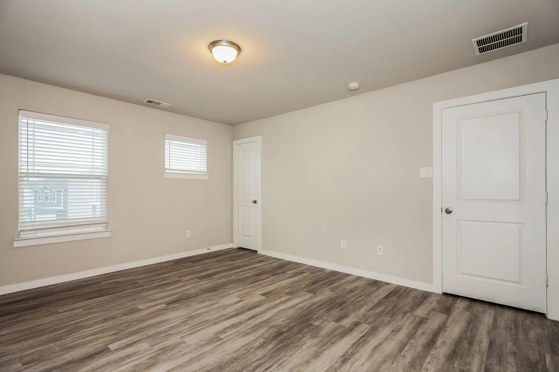 Single Family Residence For Rent in Denton County , 613 Sophia Way, Lewisville, Texas 75057, 4 Bedroom, 3 Bathroom, 2 Garage spaces, 2,056 Sqft, built in 2021, mls#21404050, Real Estate Agent in Lewisville, Homes For Rent in Denton county, Homes For Rent in Lewisville, Realtor in Lewisville Texas, Real Estate Brokerage Independent Realty Texas, Luminita Cordes Realtor