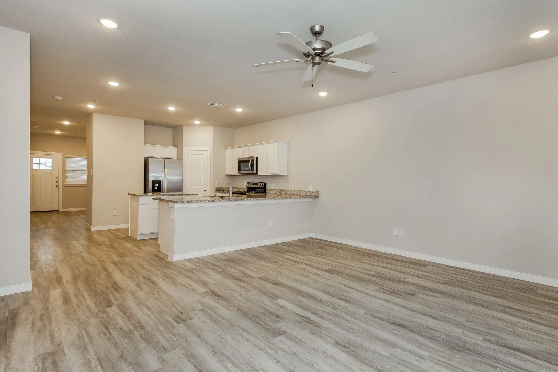 Single Family Residence For Rent in Denton County , 613 Sophia Way, Lewisville, Texas 75057, 4 Bedroom, 3 Bathroom, 2 Garage spaces, 2,056 Sqft, built in 2021, mls#21404050, Real Estate Agent in Lewisville, Homes For Rent in Denton county, Homes For Rent in Lewisville, Realtor in Lewisville Texas, Real Estate Brokerage Independent Realty Texas, Luminita Cordes Realtor