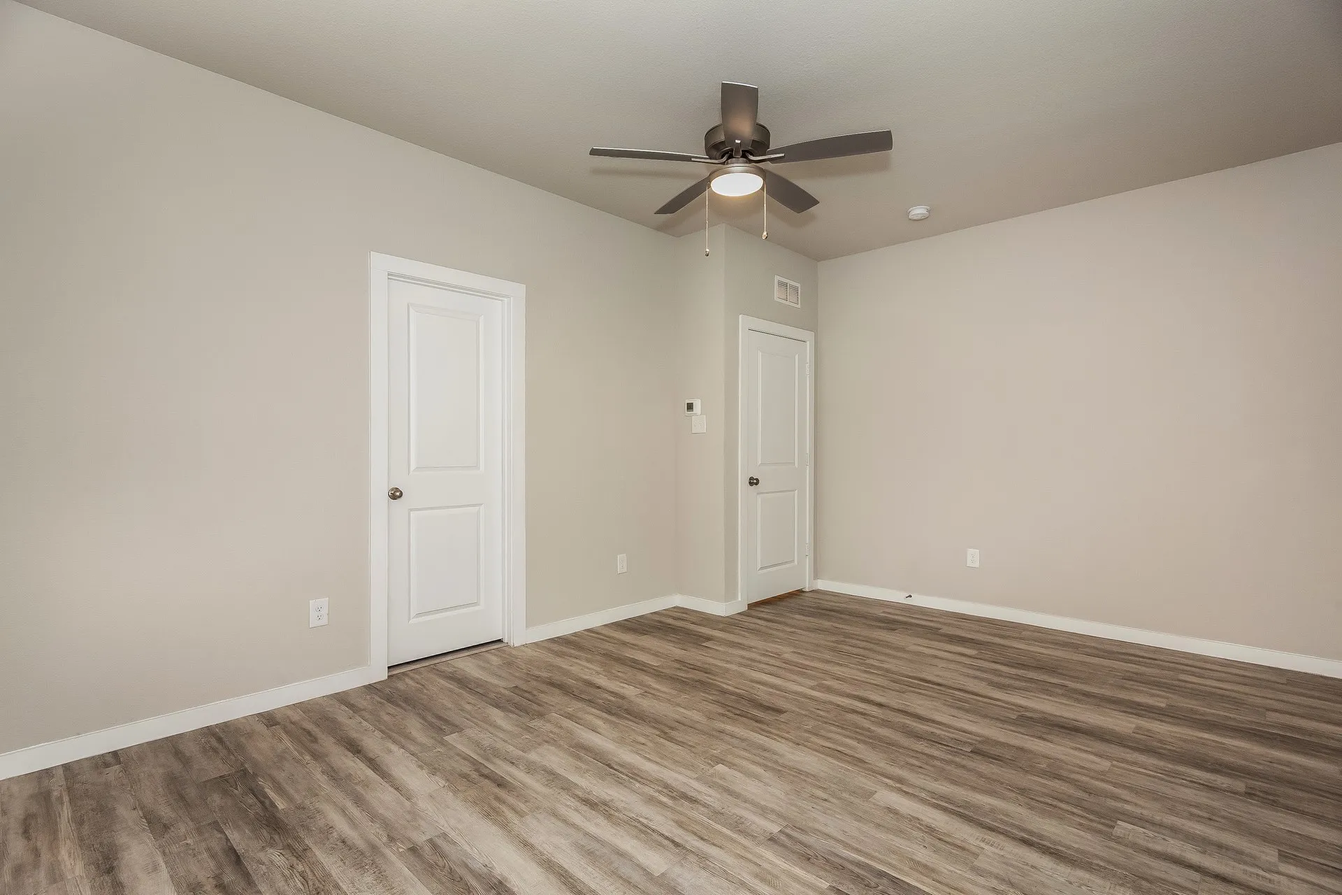 Single Family Residence For Rent in Denton County , 613 Sophia Way, Lewisville, Texas 75057, 4 Bedroom, 3 Bathroom, 2 Garage spaces, 2,056 Sqft, built in 2021, mls#21404050, Real Estate Agent in Lewisville, Homes For Rent in Denton county, Homes For Rent in Lewisville, Realtor in Lewisville Texas, Real Estate Brokerage Independent Realty Texas, Luminita Cordes Realtor