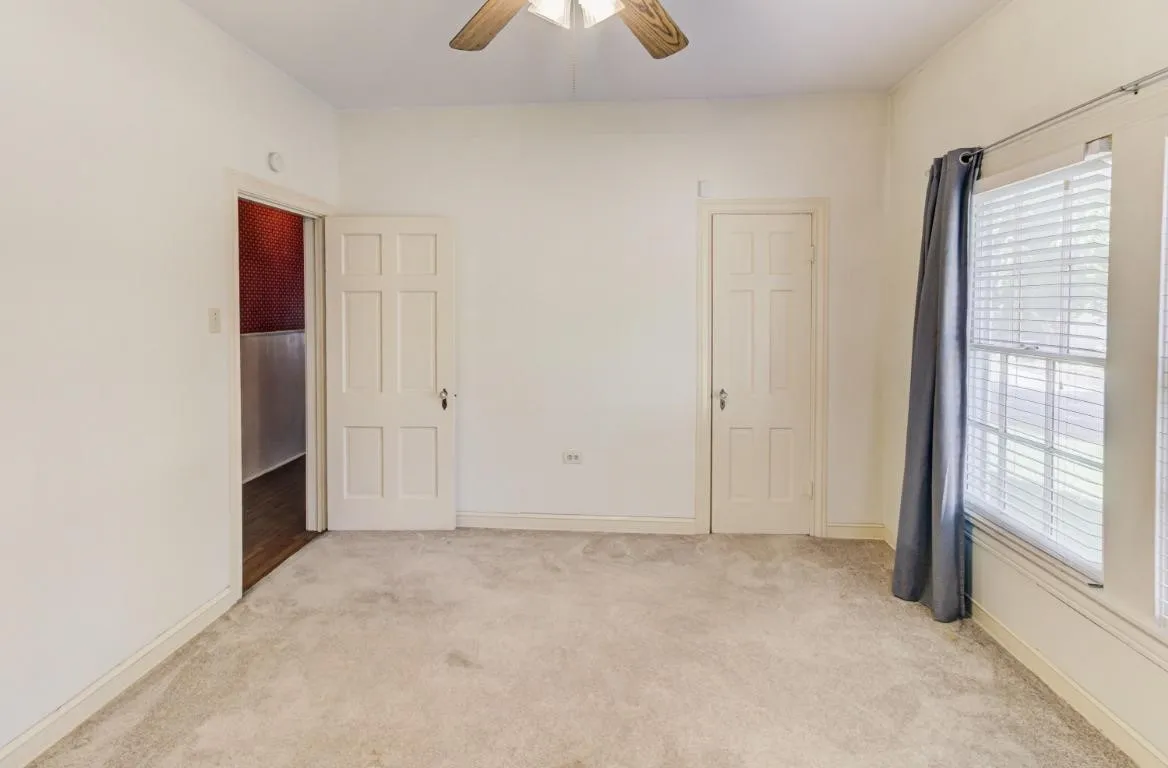 Single Family Residence For Sale in Mc Lennan County , 2828 Grim Avenue, Waco, Texas 76707, 2 Bedroom, 1 Bathroom, 2 Garage spaces, 1,276 Sqft, built in 1939, mls#21404014, Real Estate Agent in Waco, Homes For Sale in Mc Lennan county, Homes For Sale in Waco, Realtor in Waco Texas, Real Estate Brokerage Independent Realty Texas, Luminita Cordes Realtor