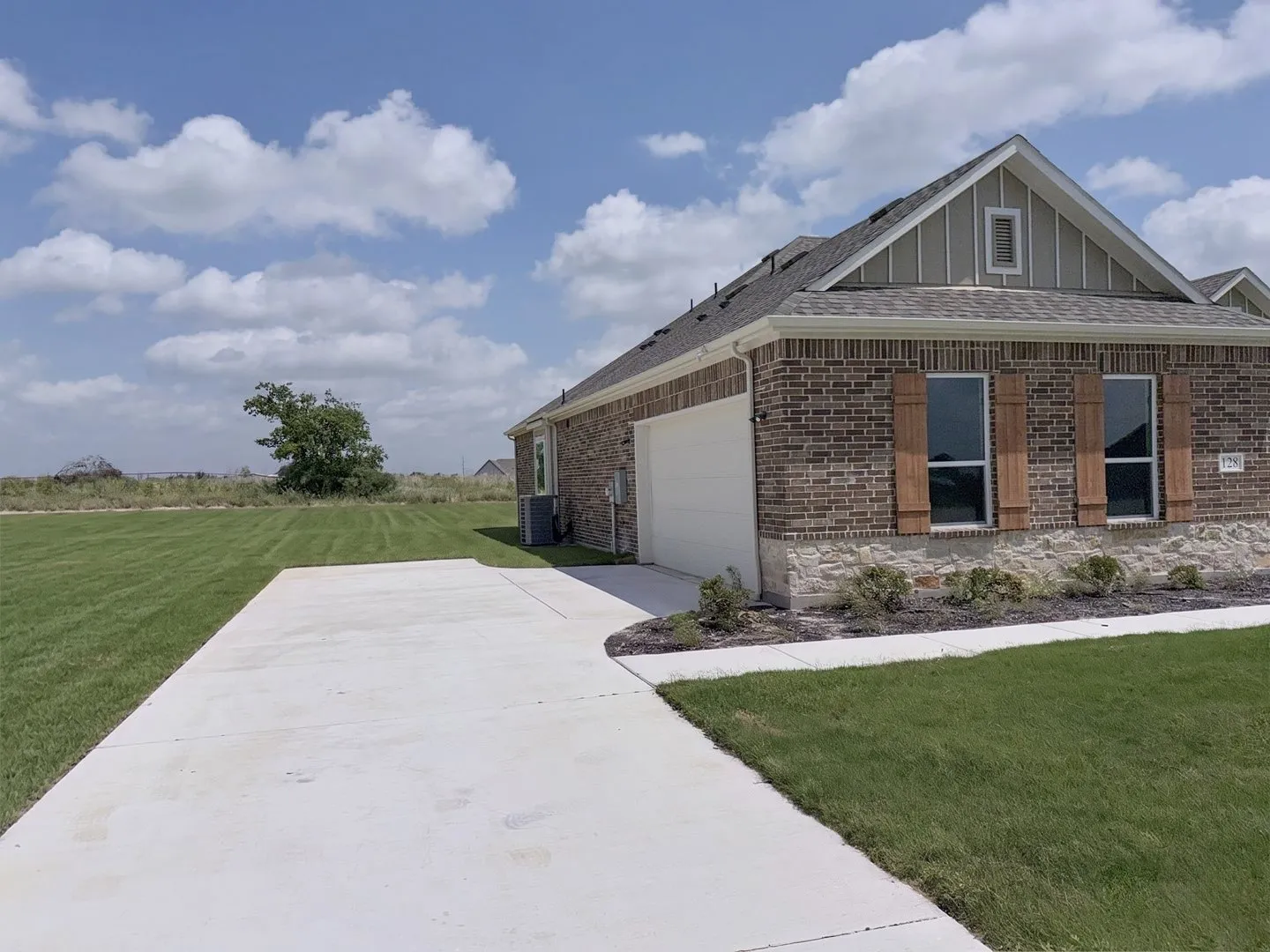 Single Family Residence For Sale in Parker County , 128 Fan Mill Trail, Weatherford, Texas 76085, 4 Bedroom, 4 Bathroom, 2 Garage spaces, 2,404 Sqft, built in 2025, mls#21404055, Real Estate Agent in Weatherford, Homes For Sale in Parker county, Homes For Sale in Weatherford, Realtor in Weatherford Texas, Real Estate Brokerage Independent Realty Texas, Luminita Cordes Realtor