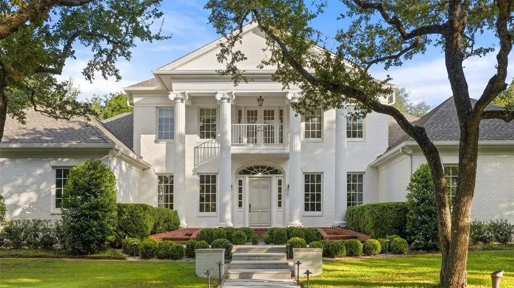 Single Family Residence For Sale in Travis County , 4201 Green Cliffs Road, Austin, Texas 78746, 4 Bedroom, 4 Bathroom, 7 Garage spaces, 4,733 Sqft, built in 1992, mls#21403875, Real Estate Agent in Austin, Homes For Sale in Travis county, Homes For Sale in Austin, Realtor in Austin Texas, Real Estate Brokerage Independent Realty Texas, Luminita Cordes Realtor