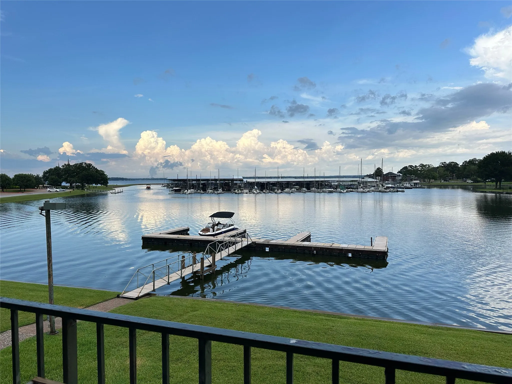 Condominium For Sale in Montgomery County , 12600 Melville Drive 214, Montgomery, Texas 77356, 2 Bedroom, 1 Bathroom, Garage spaces, 680 Sqft, built in 1974, mls#21390125, Real Estate Agent in Montgomery, Homes For Sale in Montgomery county, Homes For Sale in Montgomery, Realtor in Montgomery Texas, Real Estate Brokerage Independent Realty Texas, Luminita Cordes Realtor