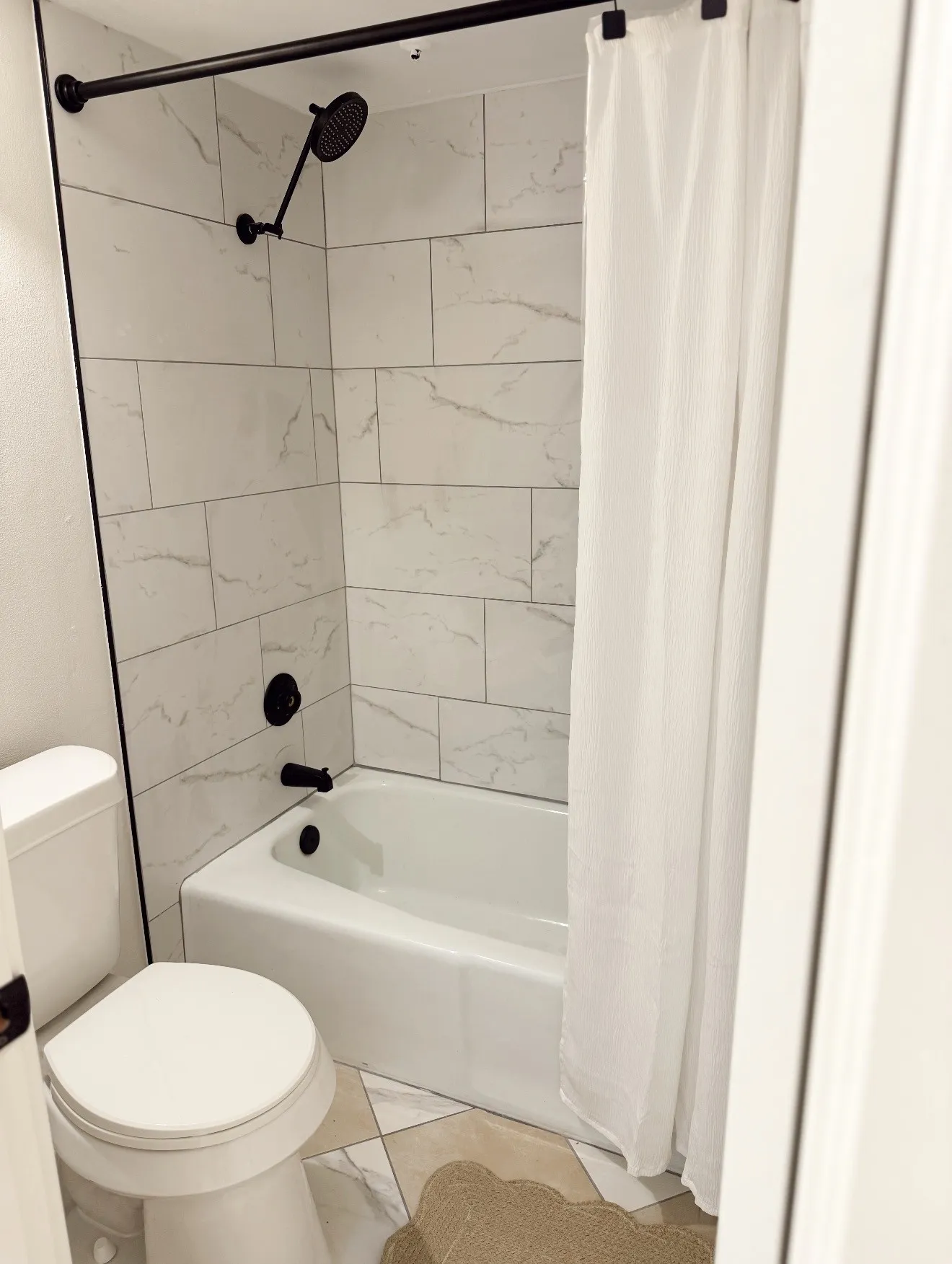 Condominium For Sale in Montgomery County , 12600 Melville Drive 214, Montgomery, Texas 77356, 2 Bedroom, 1 Bathroom, Garage spaces, 680 Sqft, built in 1974, mls#21390125, Real Estate Agent in Montgomery, Homes For Sale in Montgomery county, Homes For Sale in Montgomery, Realtor in Montgomery Texas, Real Estate Brokerage Independent Realty Texas, Luminita Cordes Realtor